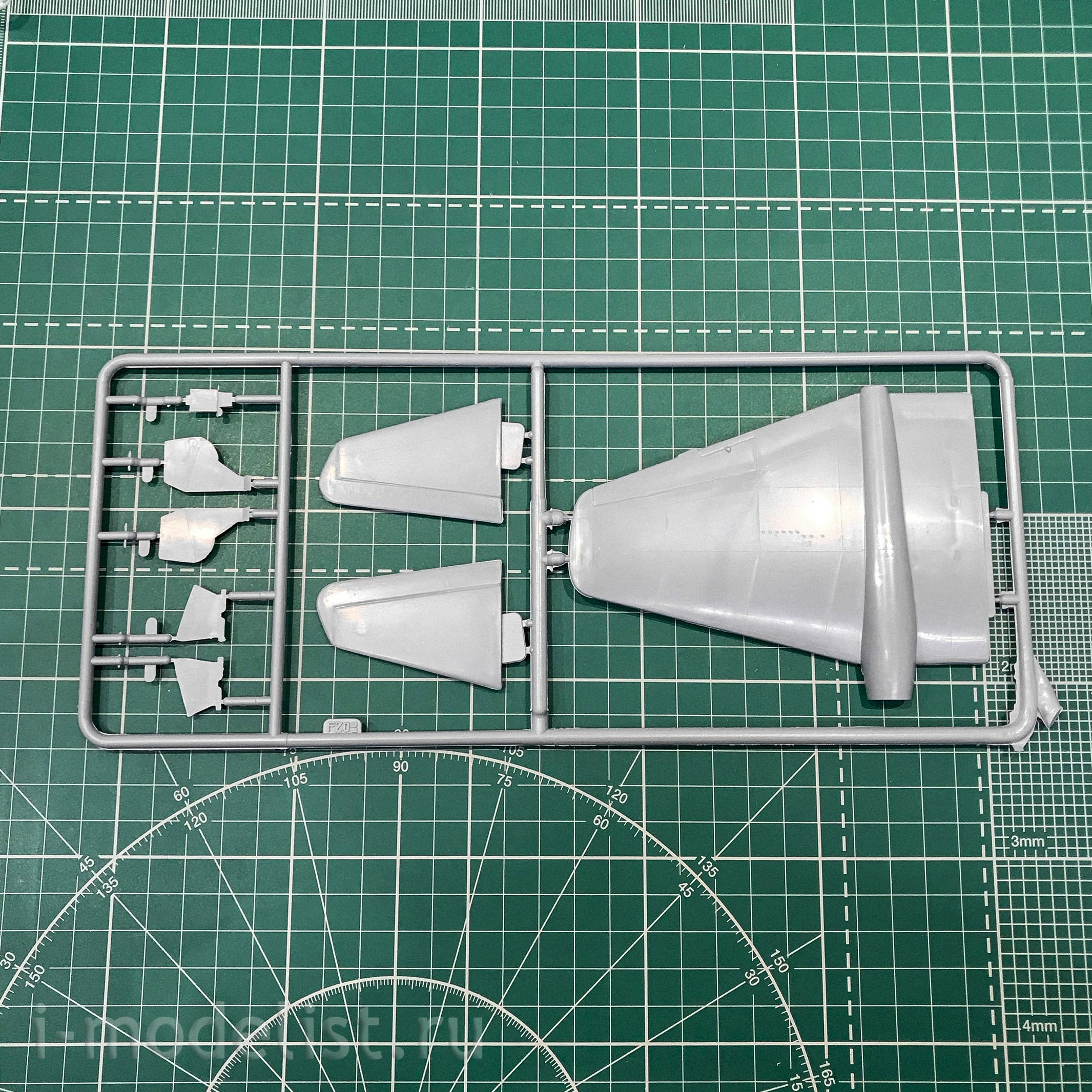 72265 East Express 1/72 Bomber Canberra V. (1) Mk. Eight