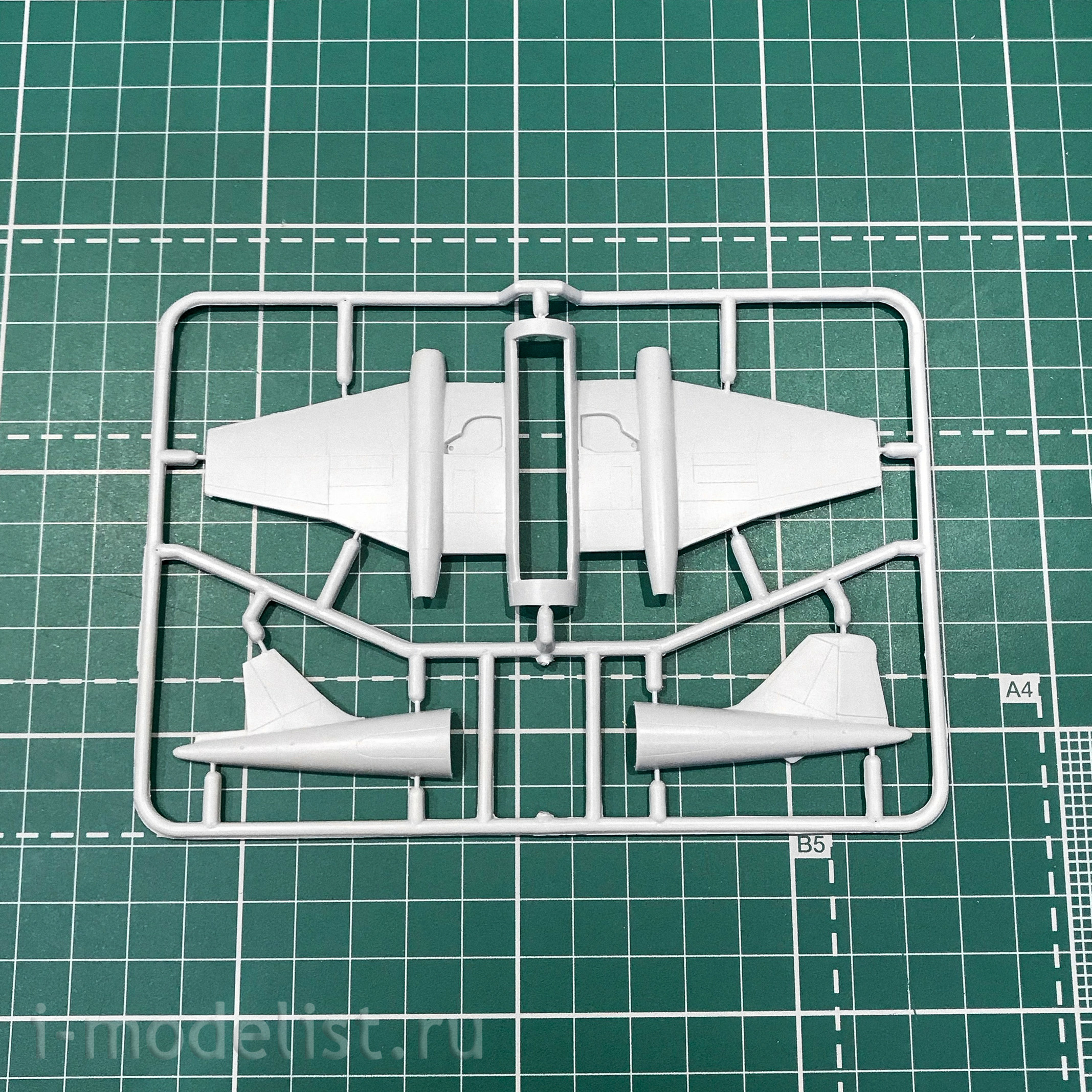 1430 Amodel 1/144 E. E. Canberra T. 17