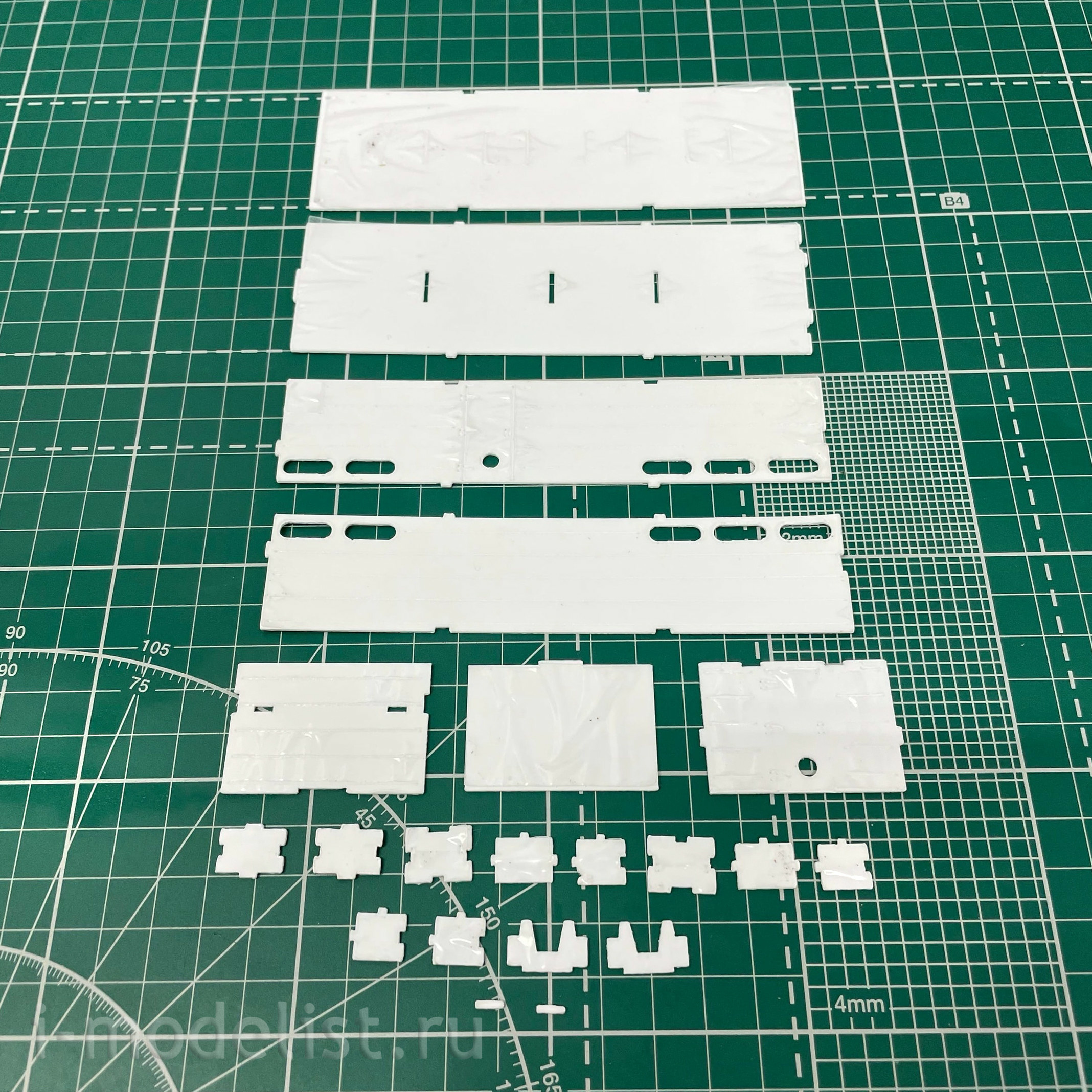 72088 PST 1/72 Medical Laboratory MAZ-543M