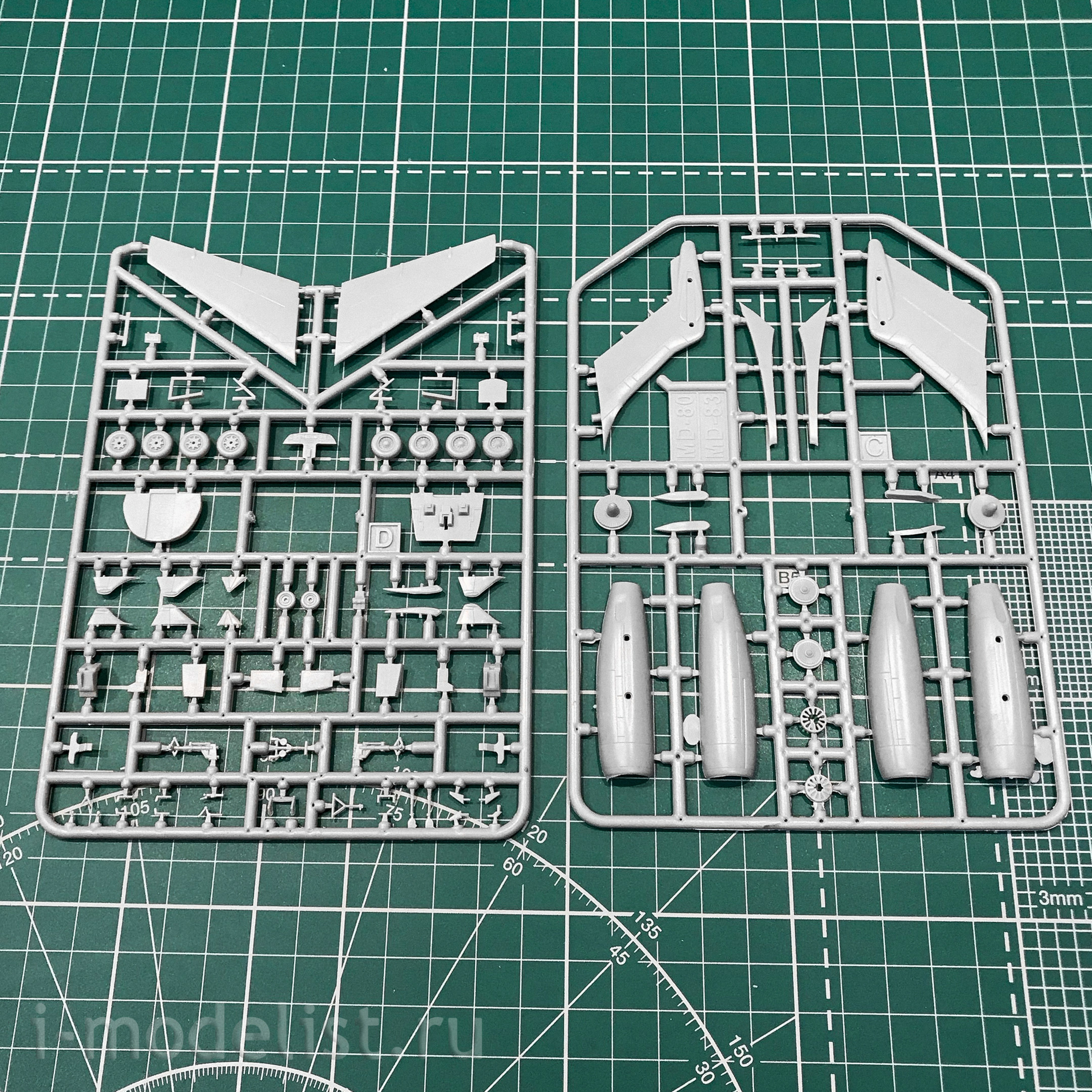 144111-2 Orient Express 1/144 Airliner MD-80 early USAir (Limited Edision)