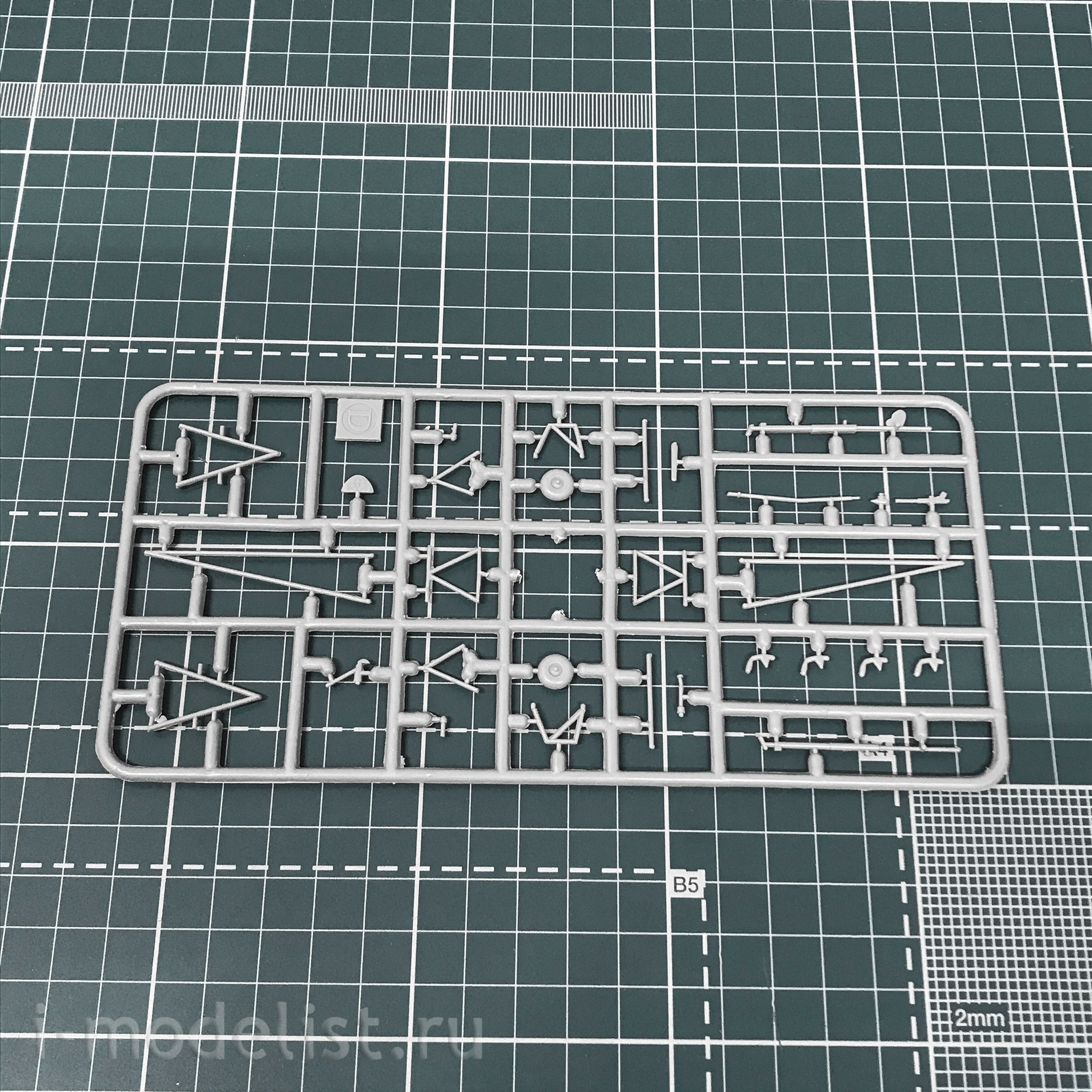 72211 Amodel 1/72 Aircraft Oka-38 
