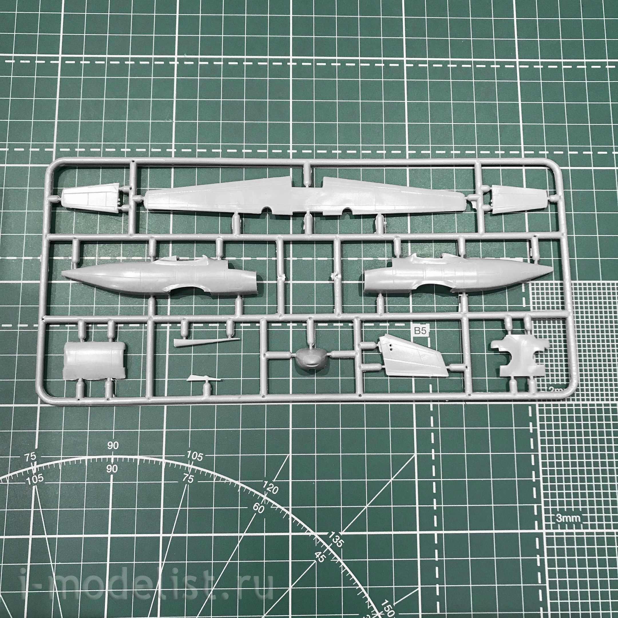 1471 Amodel 1/144 Aircraft L-410FG&L-410UVP-E3 (two models in a box)