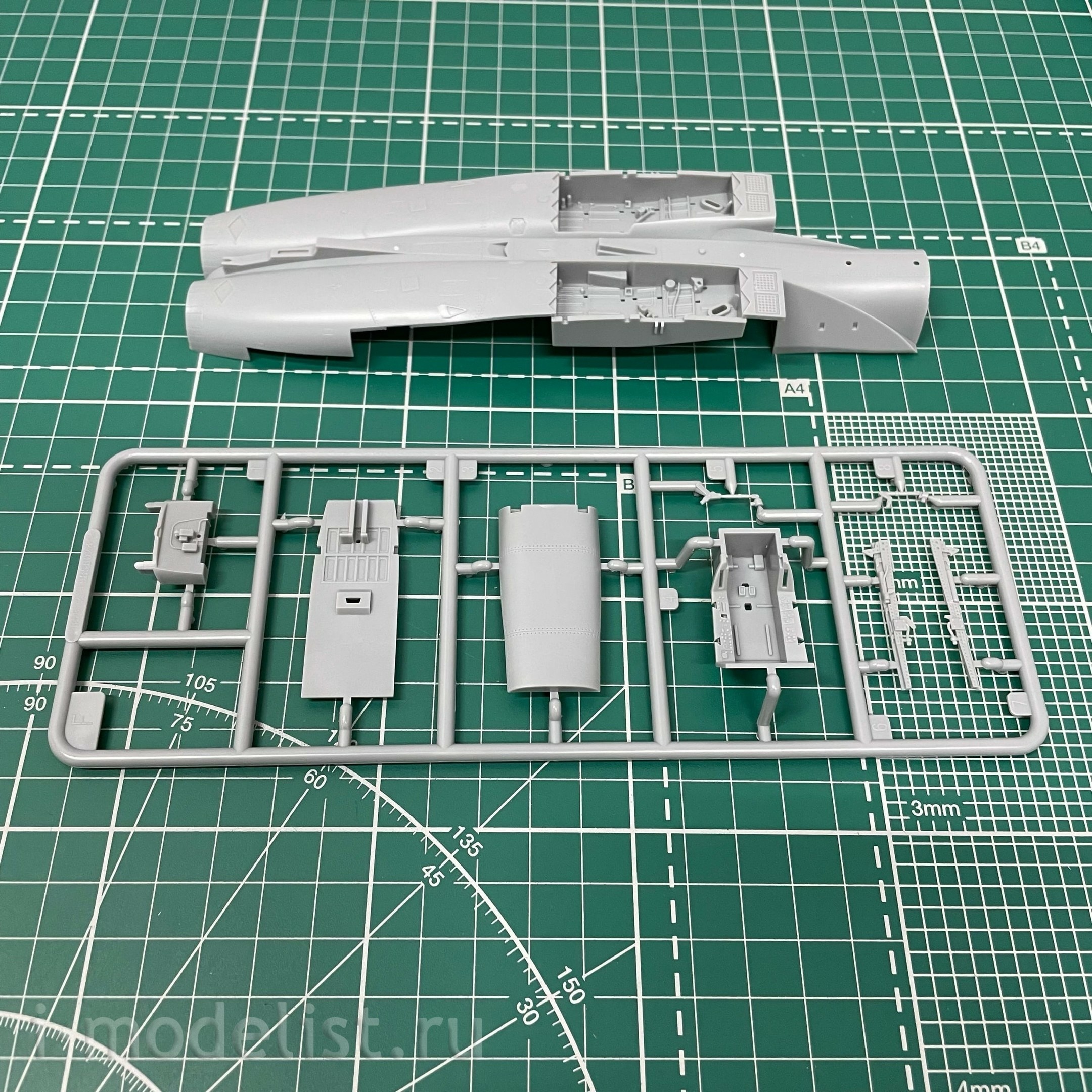 85812 HobbyBoss 1/48 Aircraft F/A-18E Super Hornet