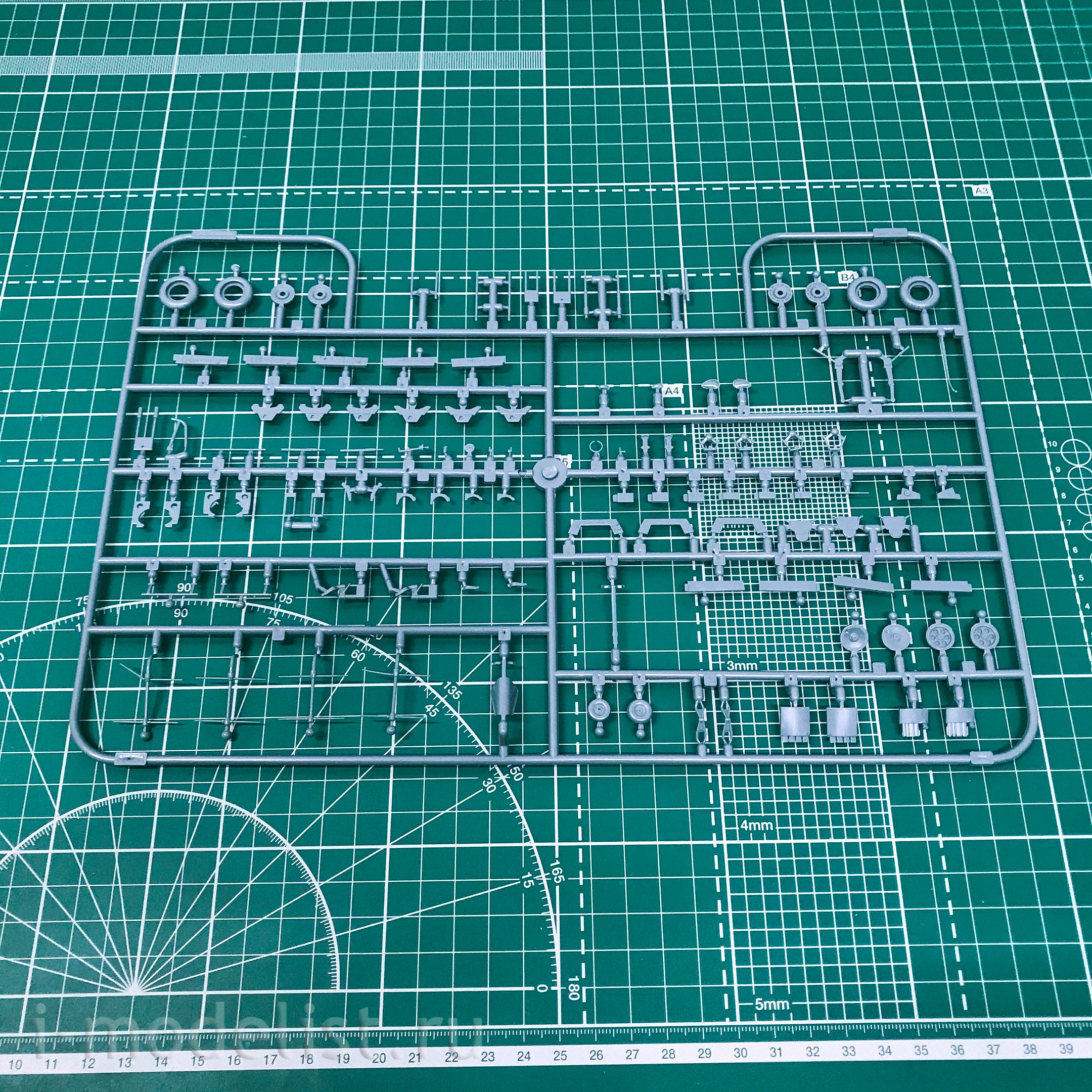 82143 Edward 1/48 Fw 190A-5 light fighter 