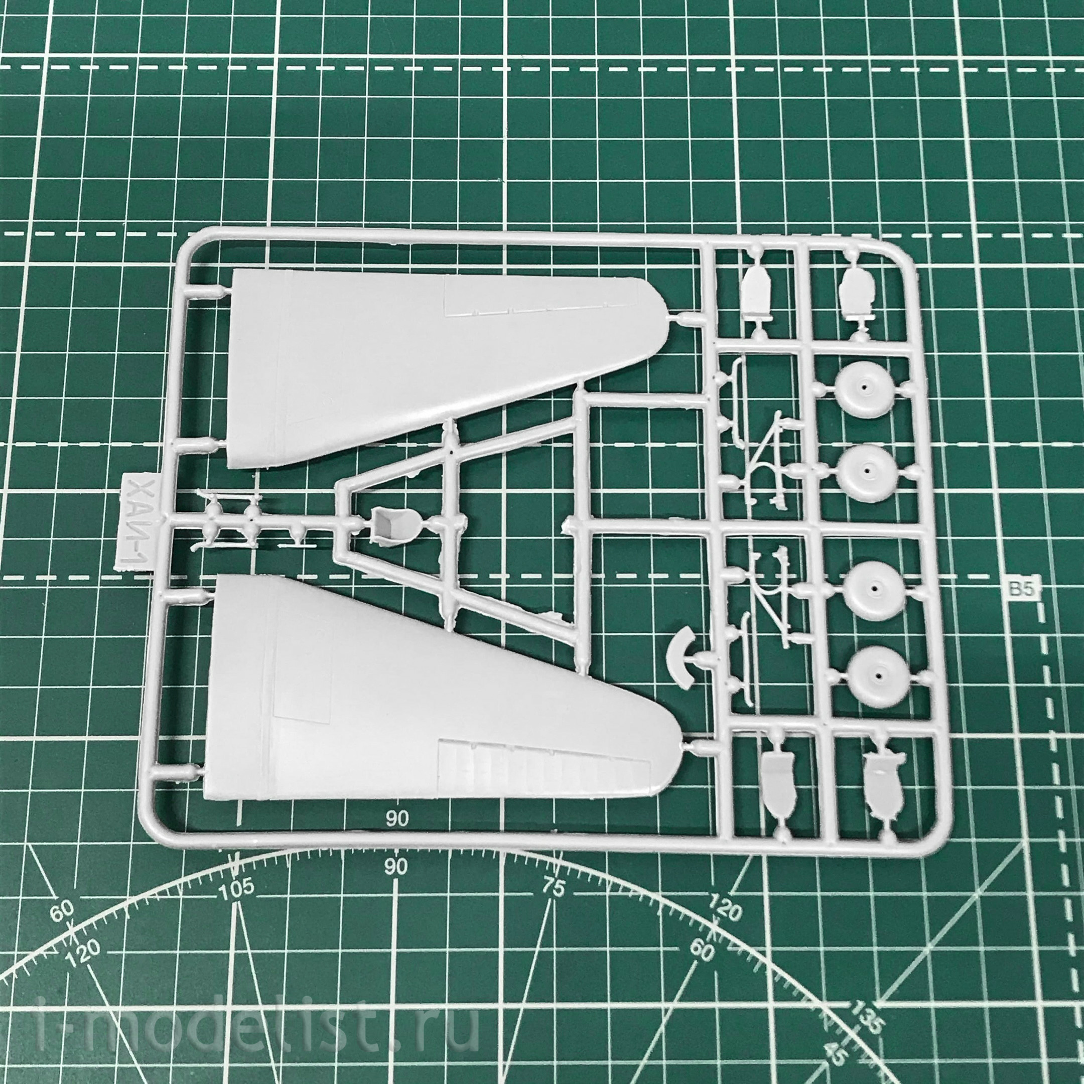 72174 Amodel 1/72 Hai-1 Aircraft