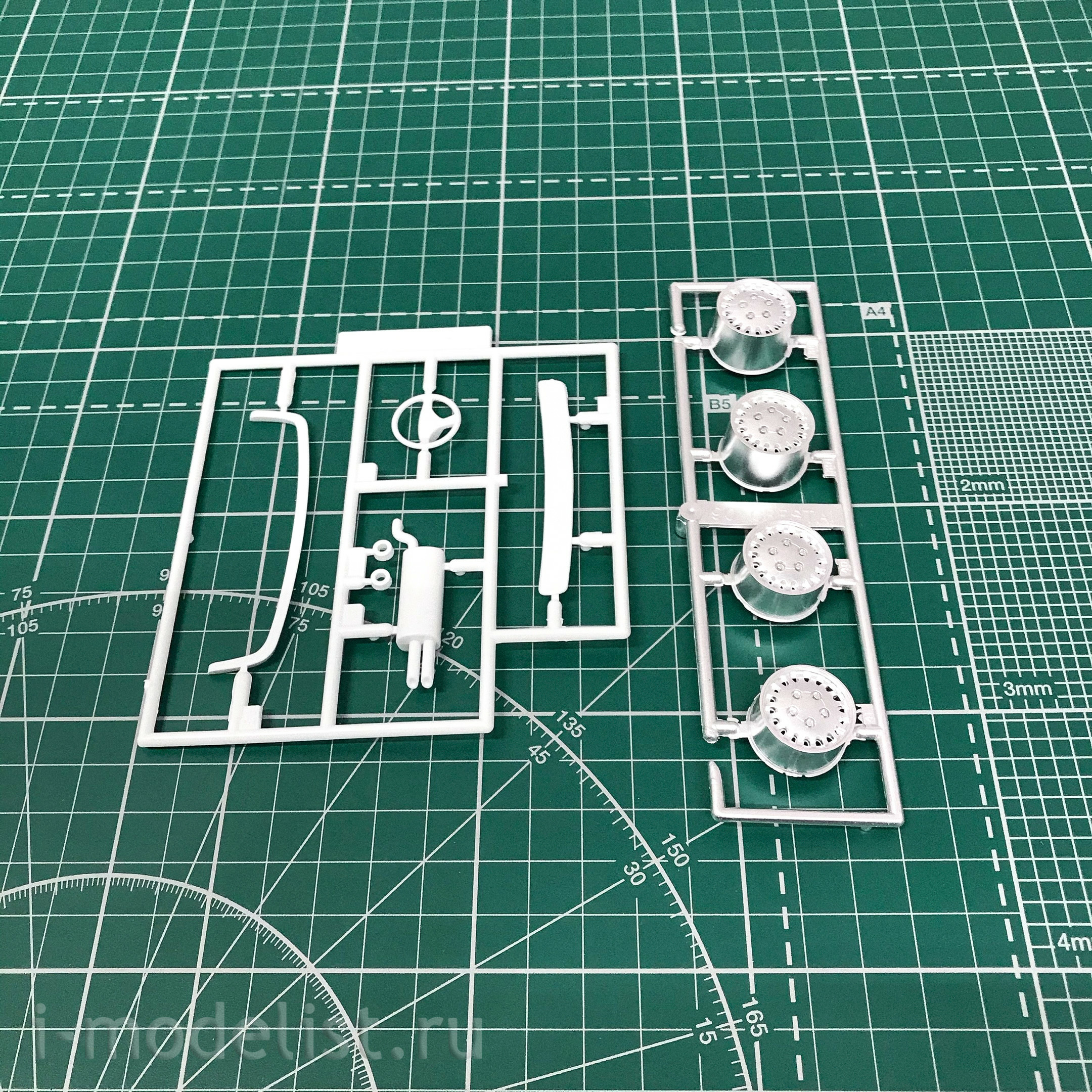 05925 Aoshima 1/24 Toyota Cresta JZX81 2.5 Super Lucent G '90