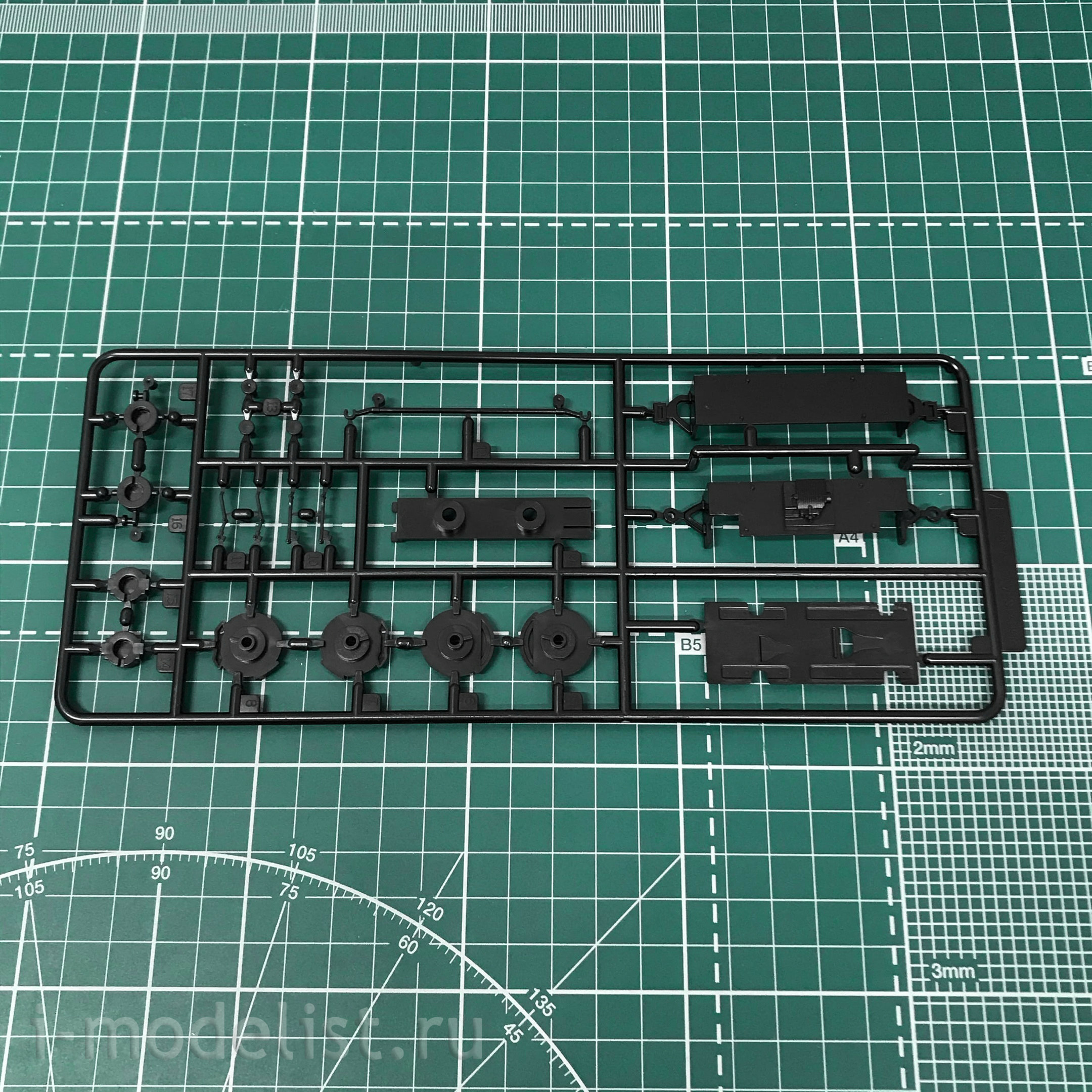05982 Aoshima 1/24 Lamborghini Aventador 50°Anniversario '13