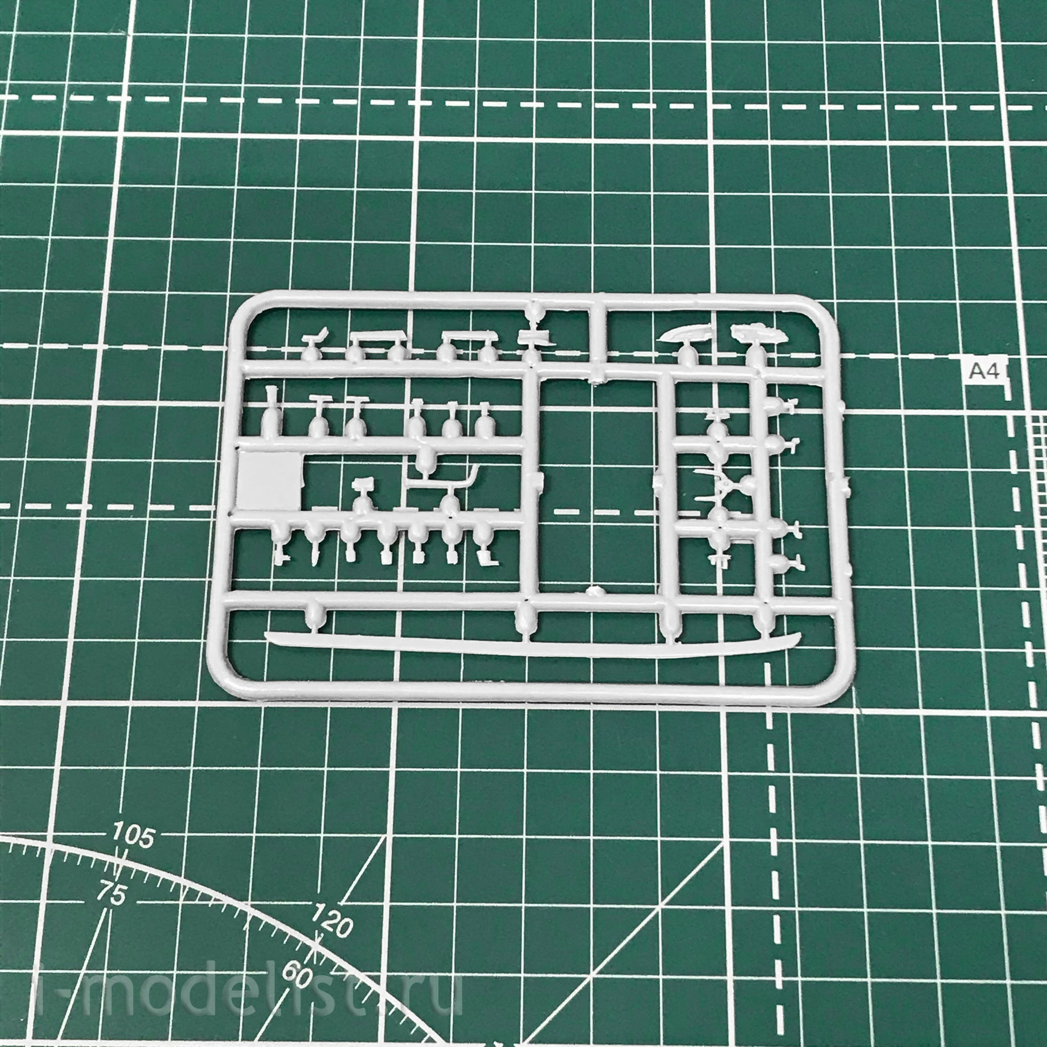 72324 Amodel 1/72 Ilyushin Il-14M
