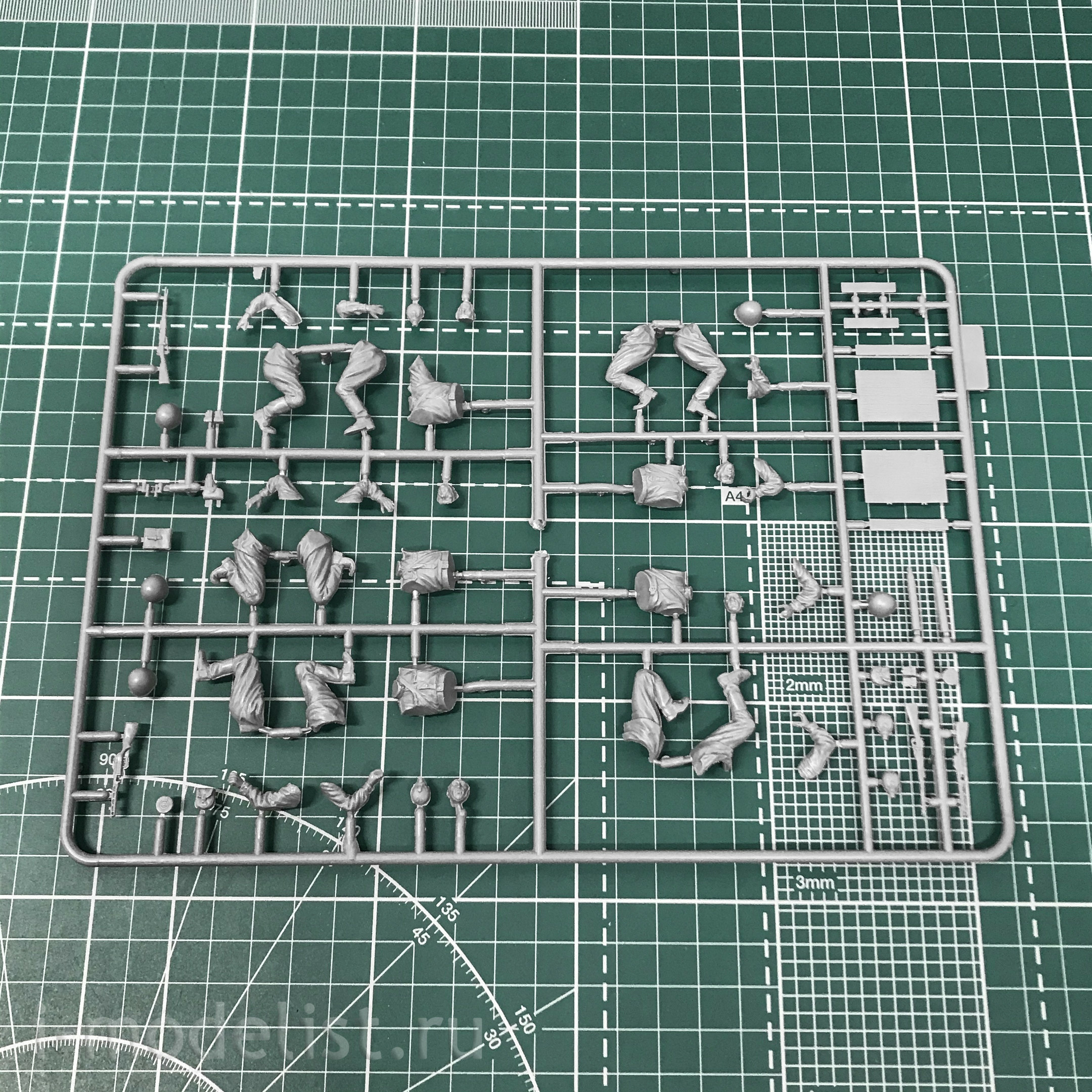 35369 MiniArt 1/35 Gun ZiS-2/ZiS-3 with front and calculation (2 in 1)