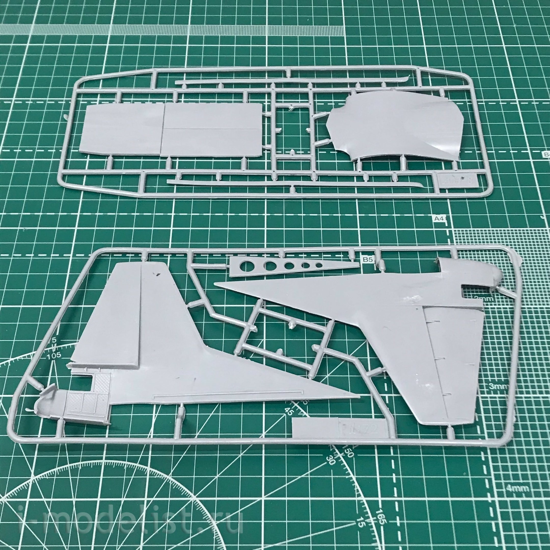 72228 Amodel 1/72 Antonov An-8 NATO code 