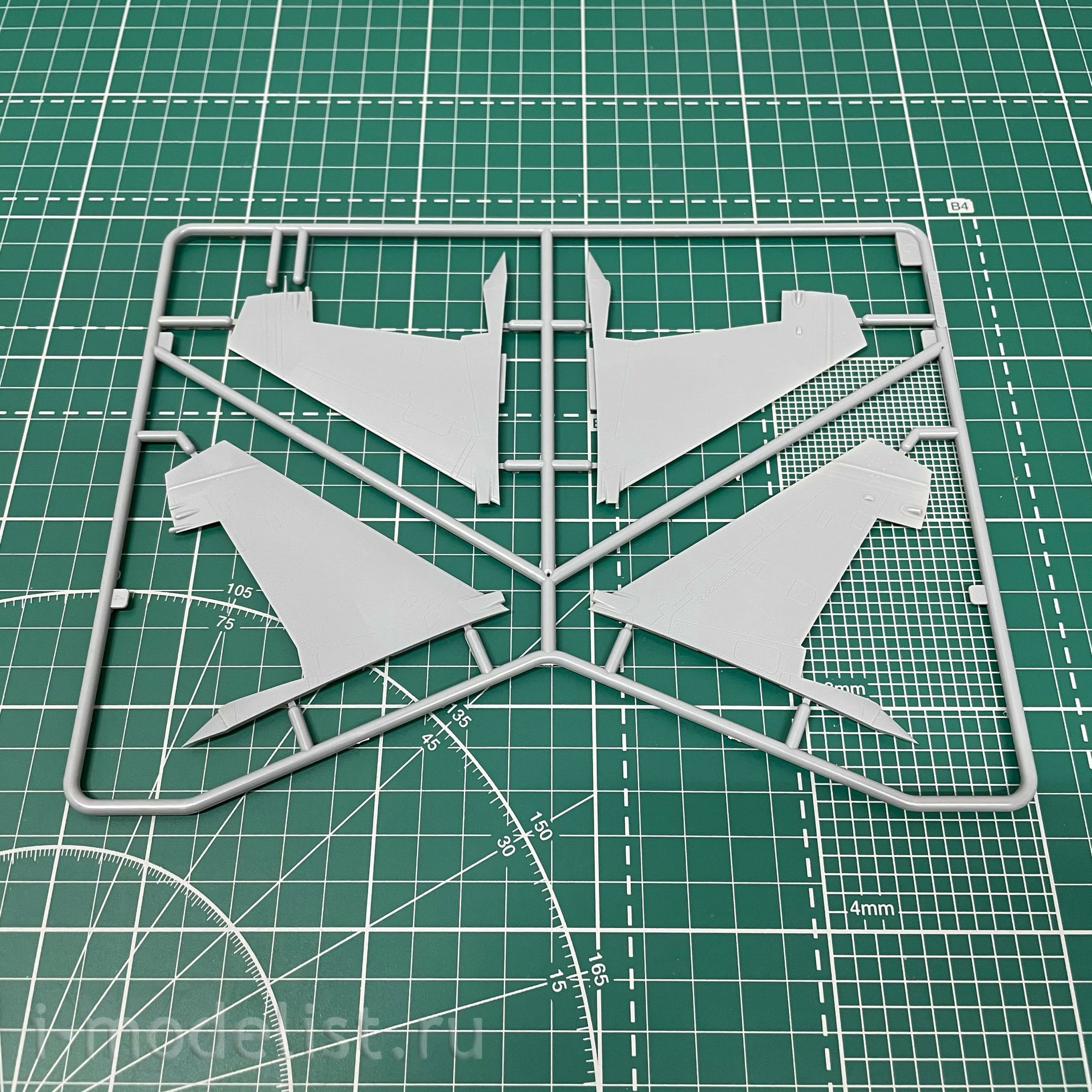 81715 HobbyBoss 1/48 PLA J-11B aircraft (export version of С-27)