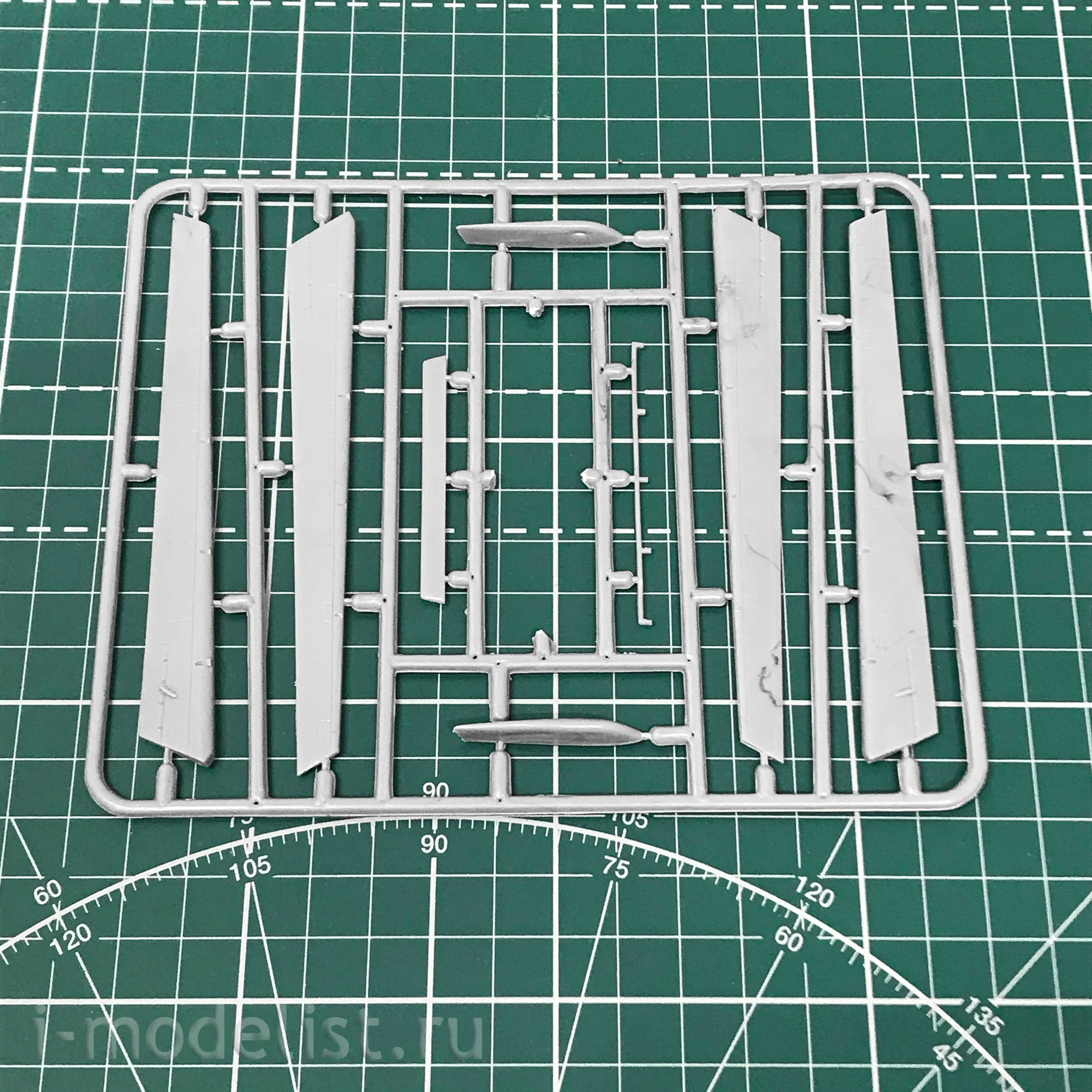 72032 Amodel 1/72 Tupolev T-u-95 M.