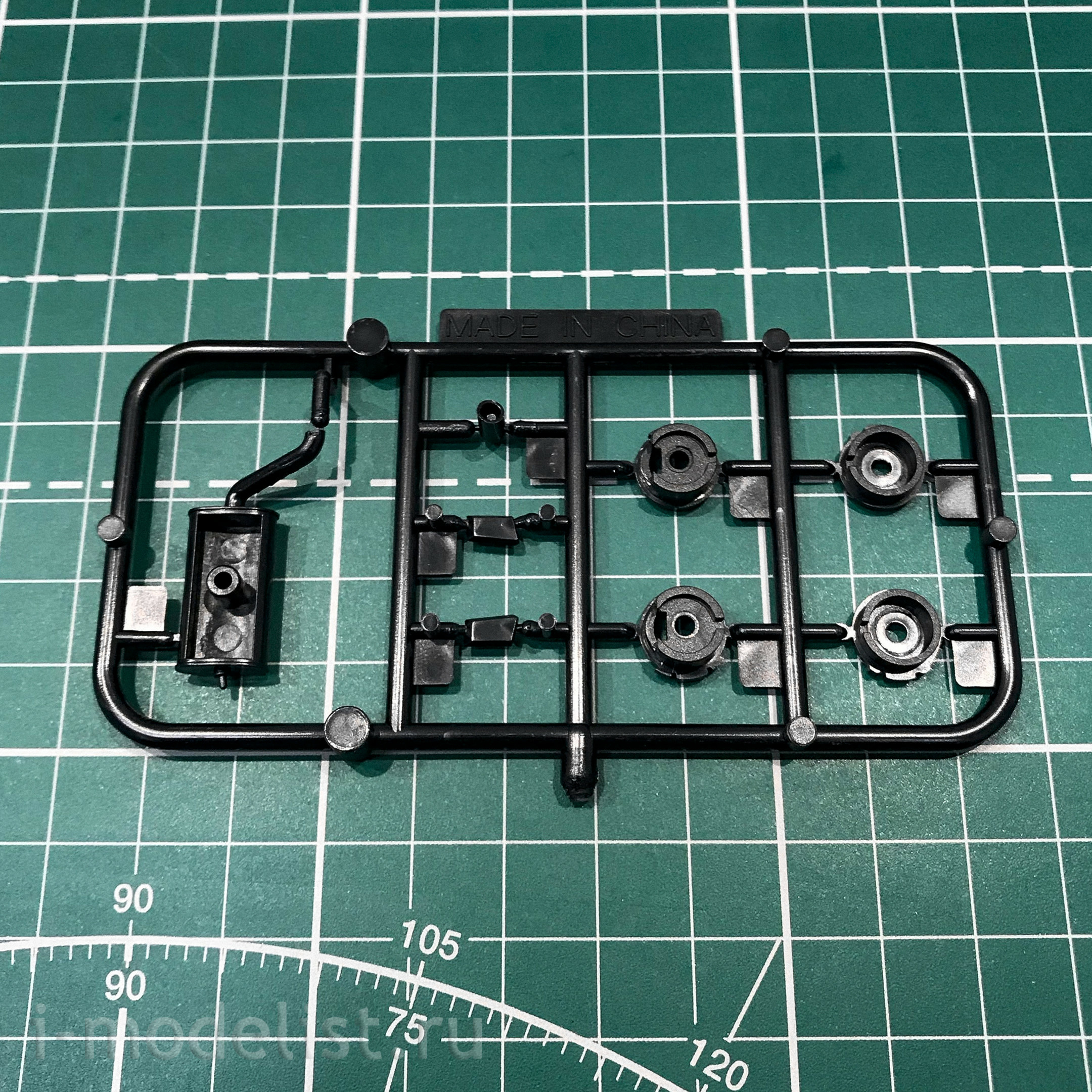 05969 Aoshima 1/24 Toyota Sprinter Trueno AE86 GT-APEX 84