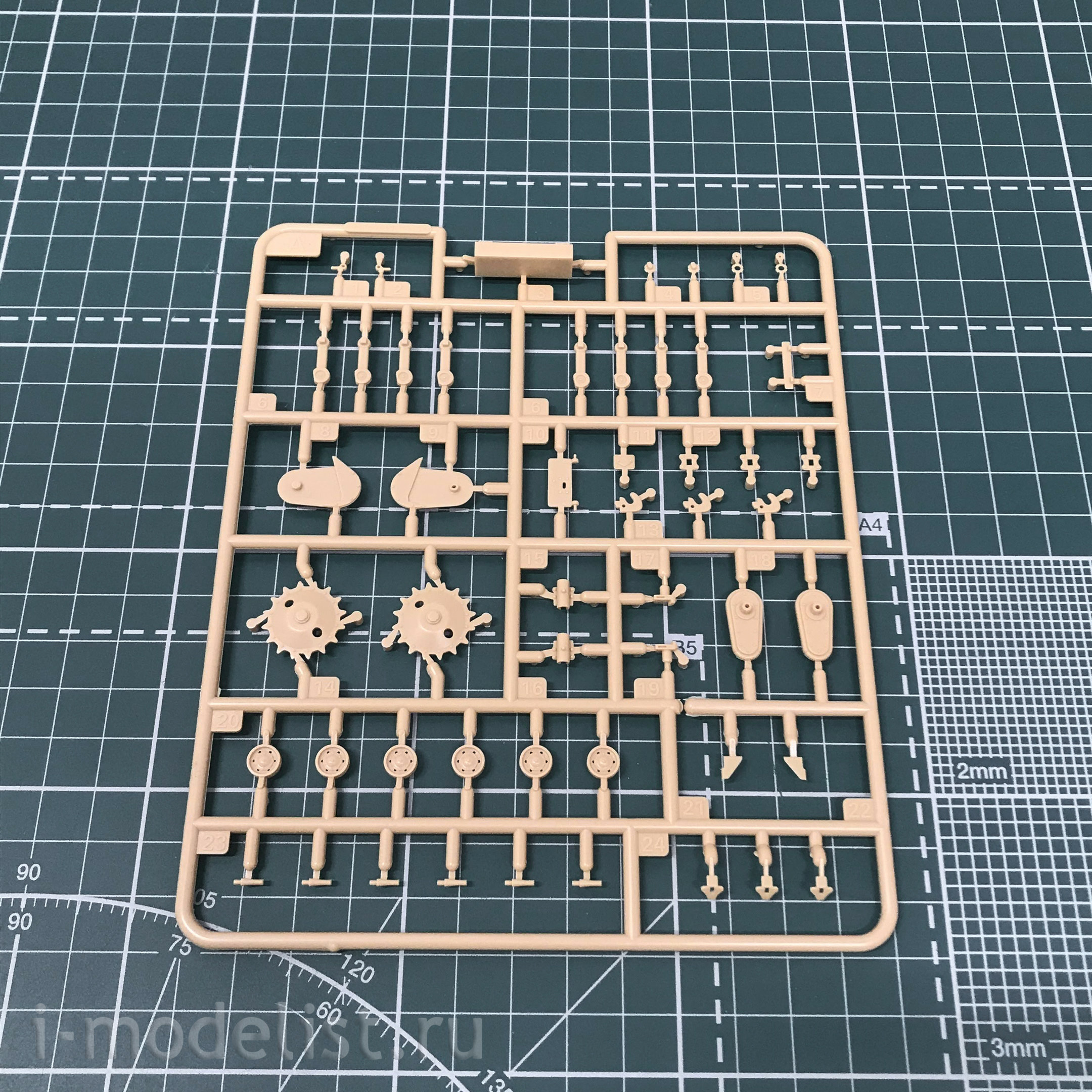 84555 HobbyBoss 1/35 Soviet T-60 light tank