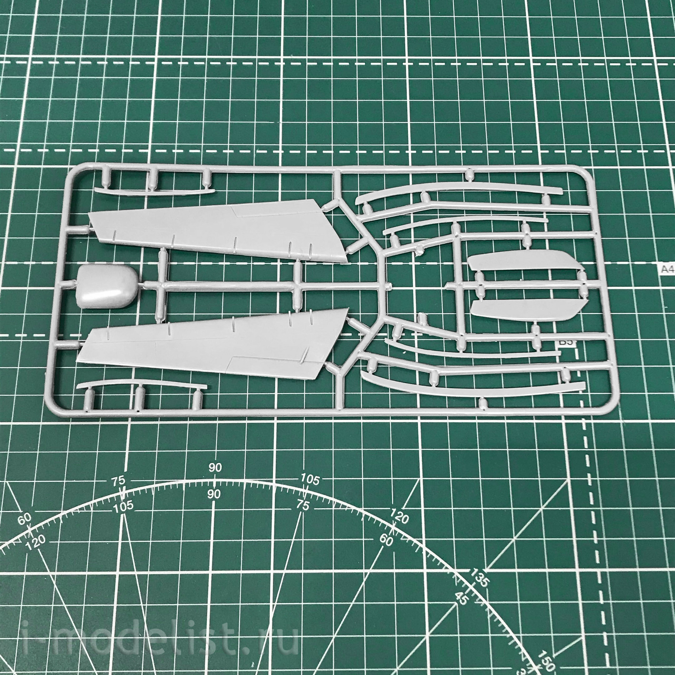 72032 Amodel 1/72 Tupolev T-u-95 M.