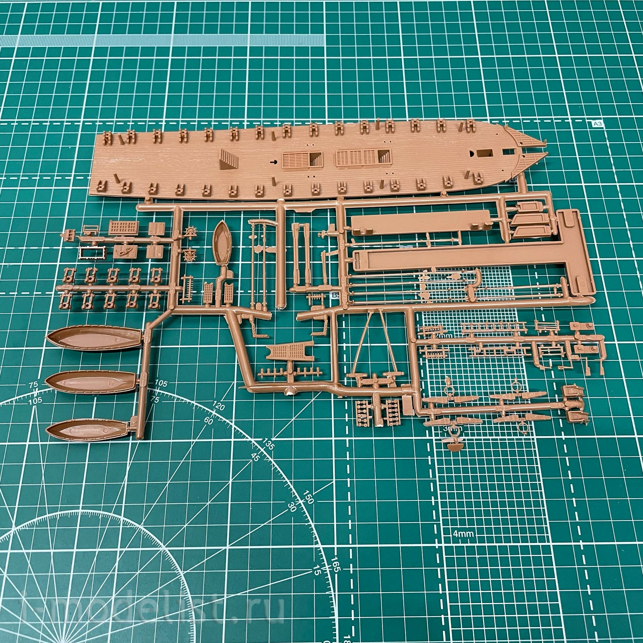 05408 Revell 1/225 H. M. S. Victory