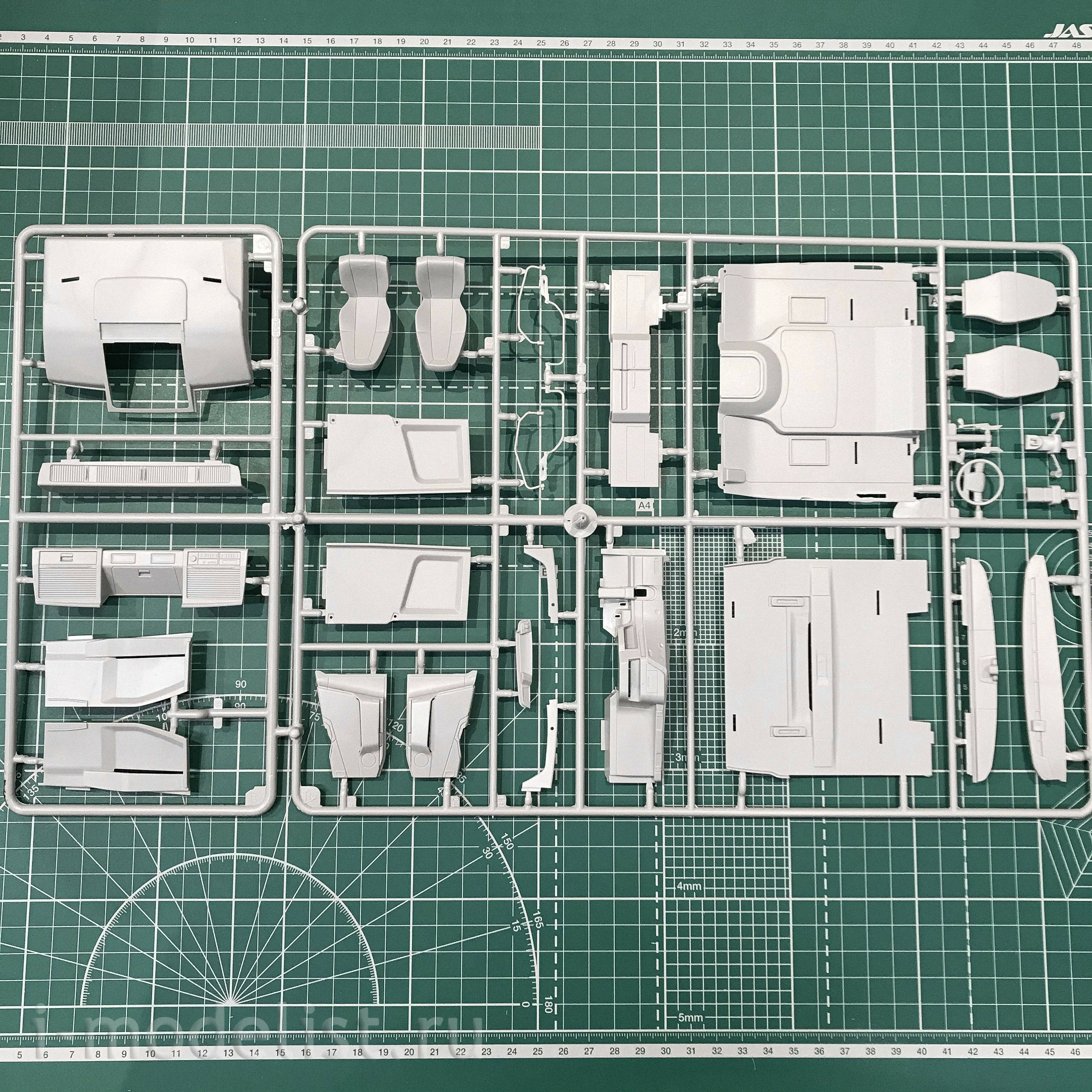 3940 Italeri 1/24 Volvo FH 4 GLOBETROTTER XL Truck