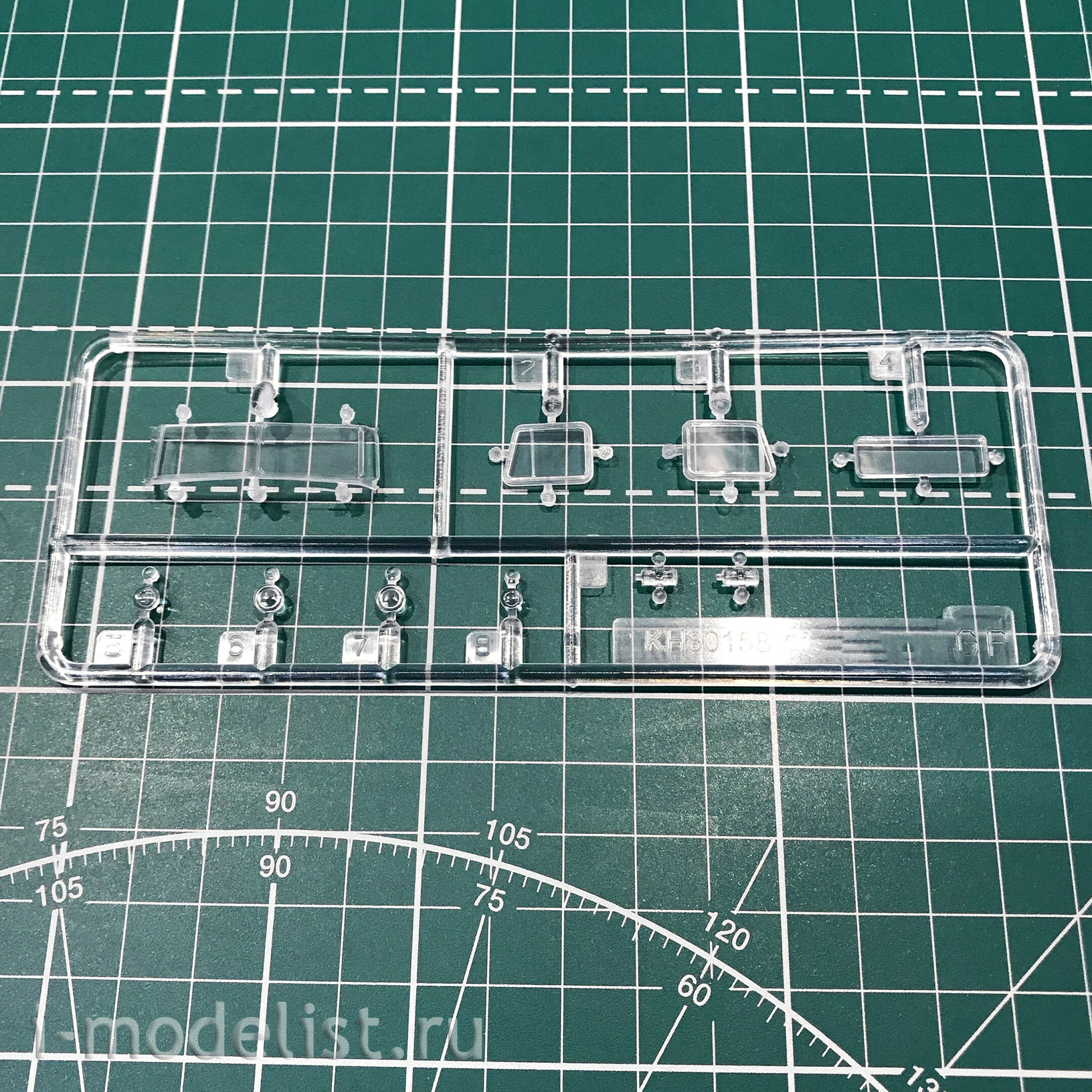KH80159 Kitty Hawk 1/48 U-4320 / APA-5D