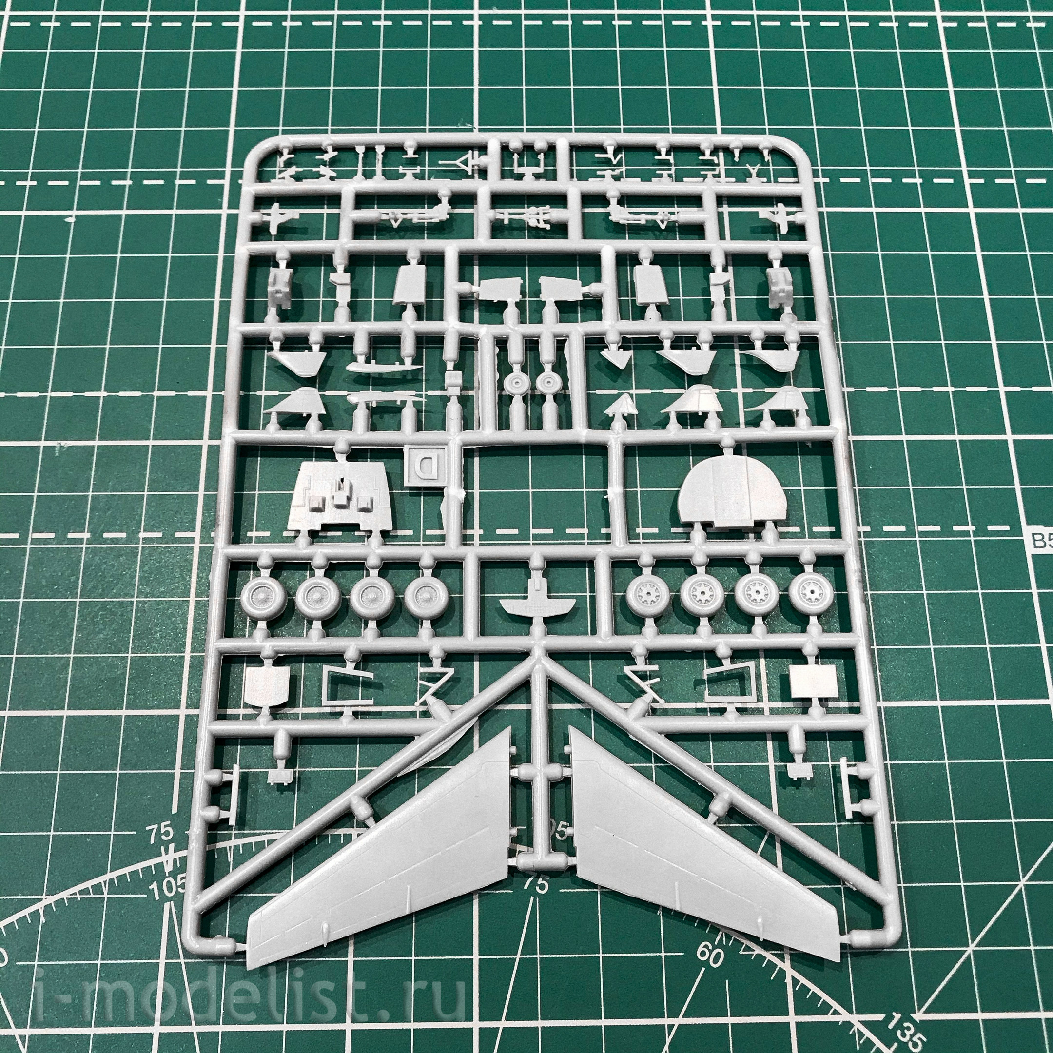 144112-1 Orient Express 1/144 Airliner MD-80 late American (Limited Edision)