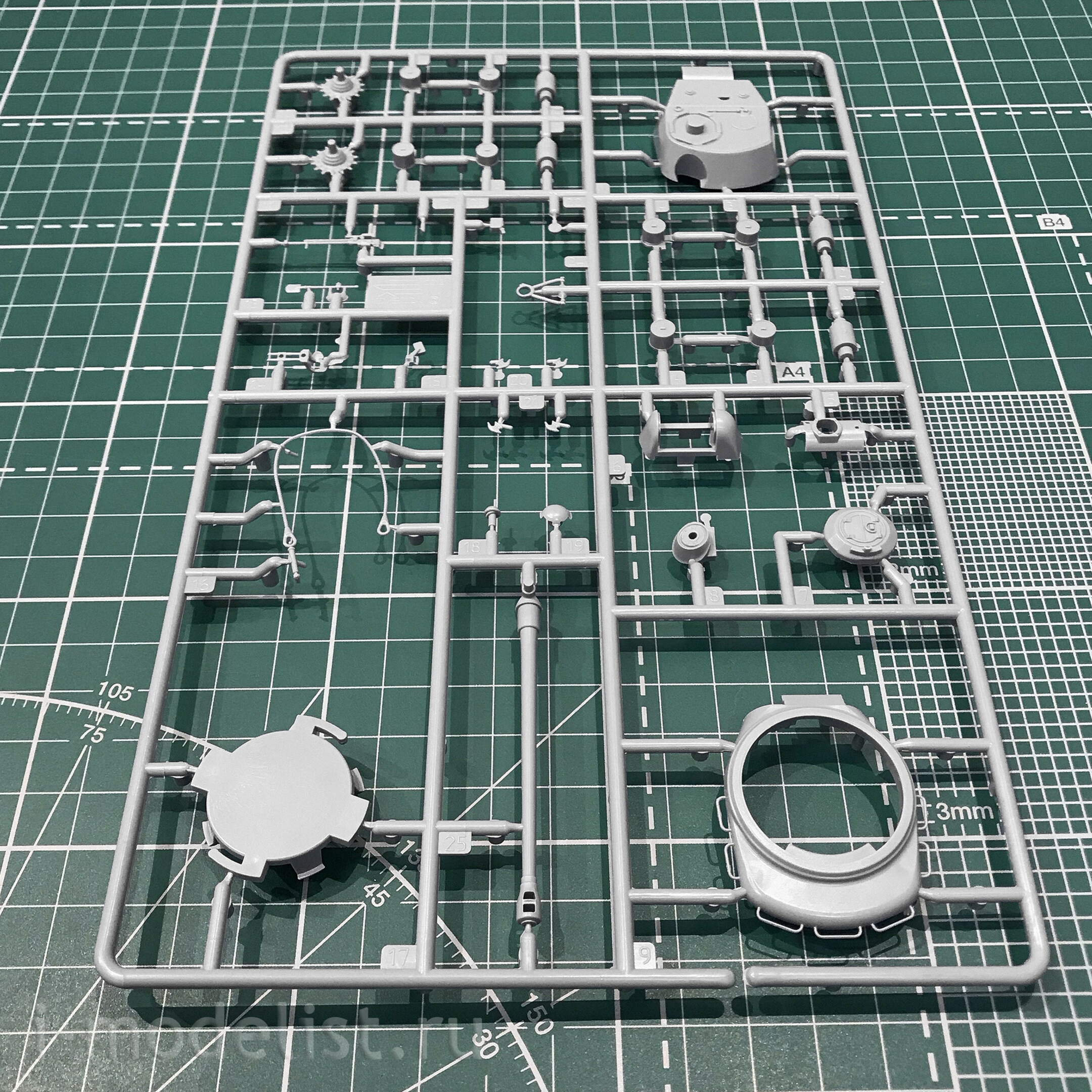 5011ПН Zvezda 1/72 Подарочный набор: Советский тяжелый танк ИС-2