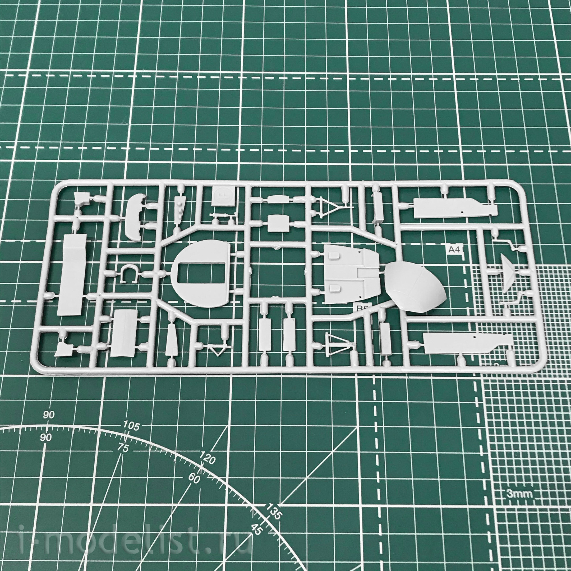 72324 Amodel 1/72 Ilyushin Il-14M