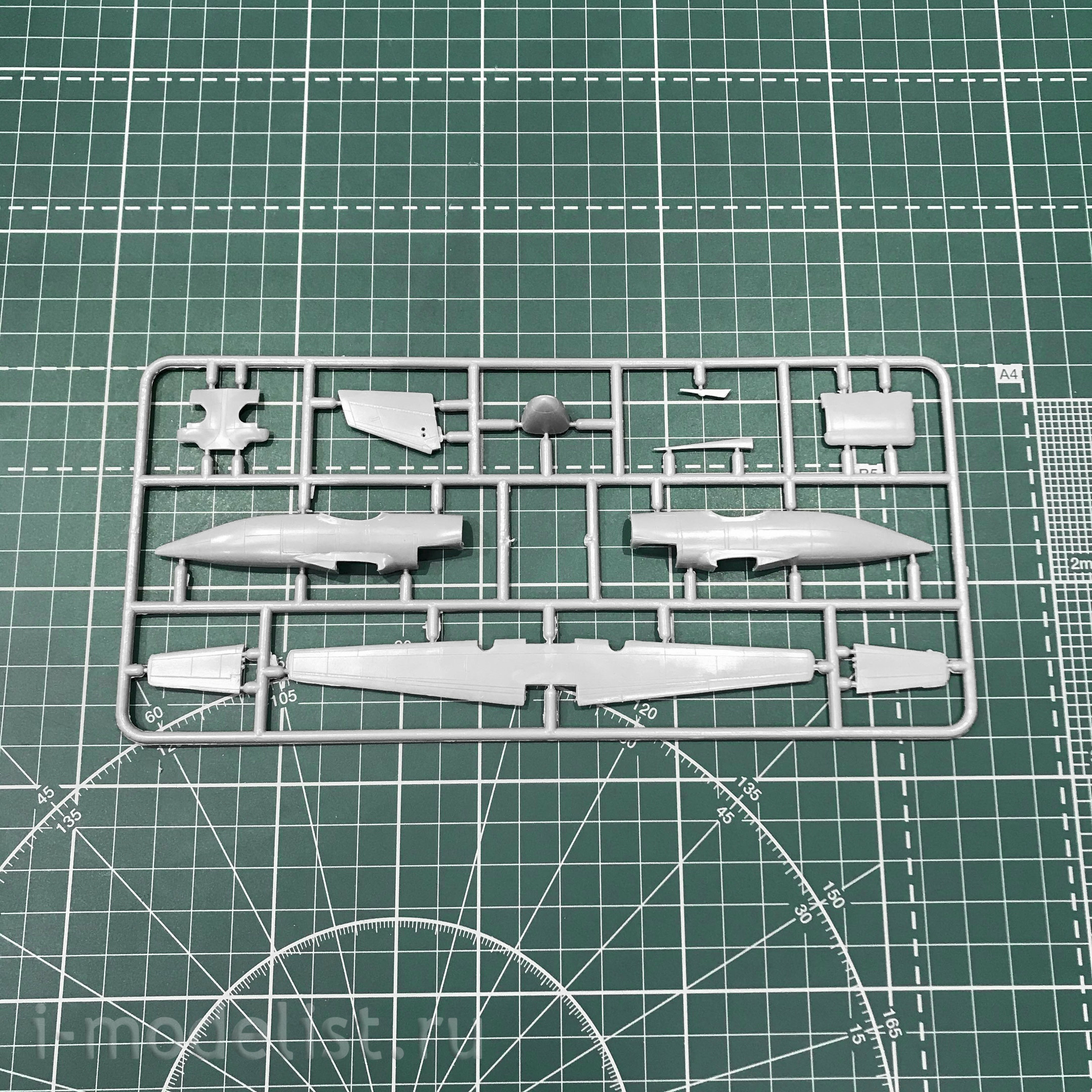 1473 Amodel 1/144 Aircraft L-410UVP&L-410UVP-E10 (two models in a box)