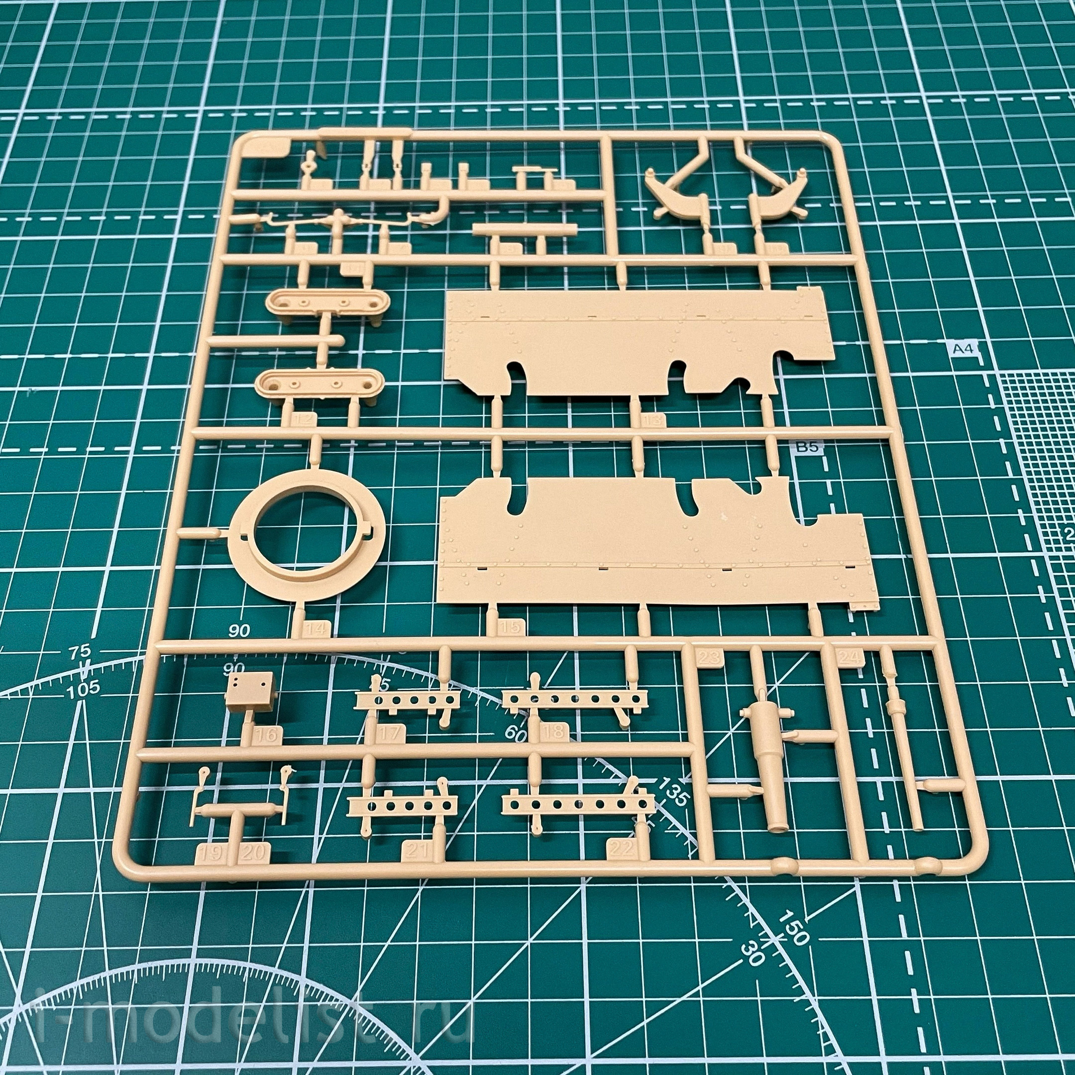 84517 HobbyBoss 1/35 Soviet D-38 tank