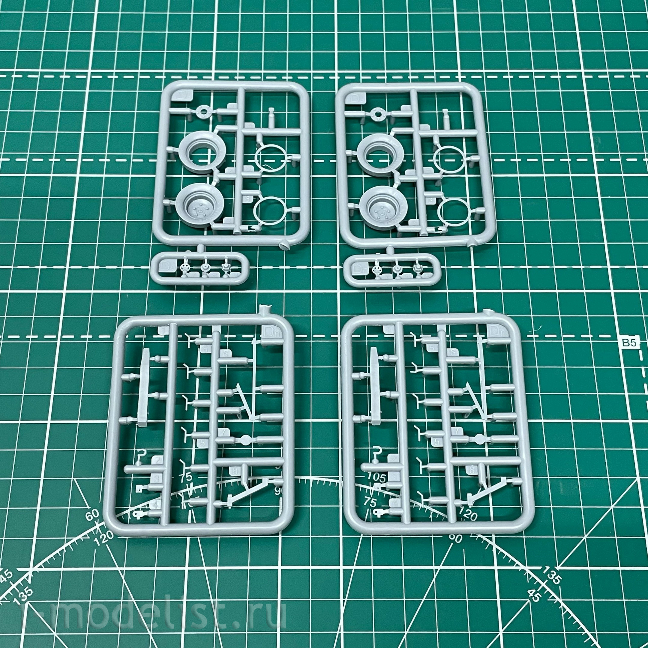 35GM0037 Gecko Models 1/35 British Ammunition Crates and Transport Trailer
