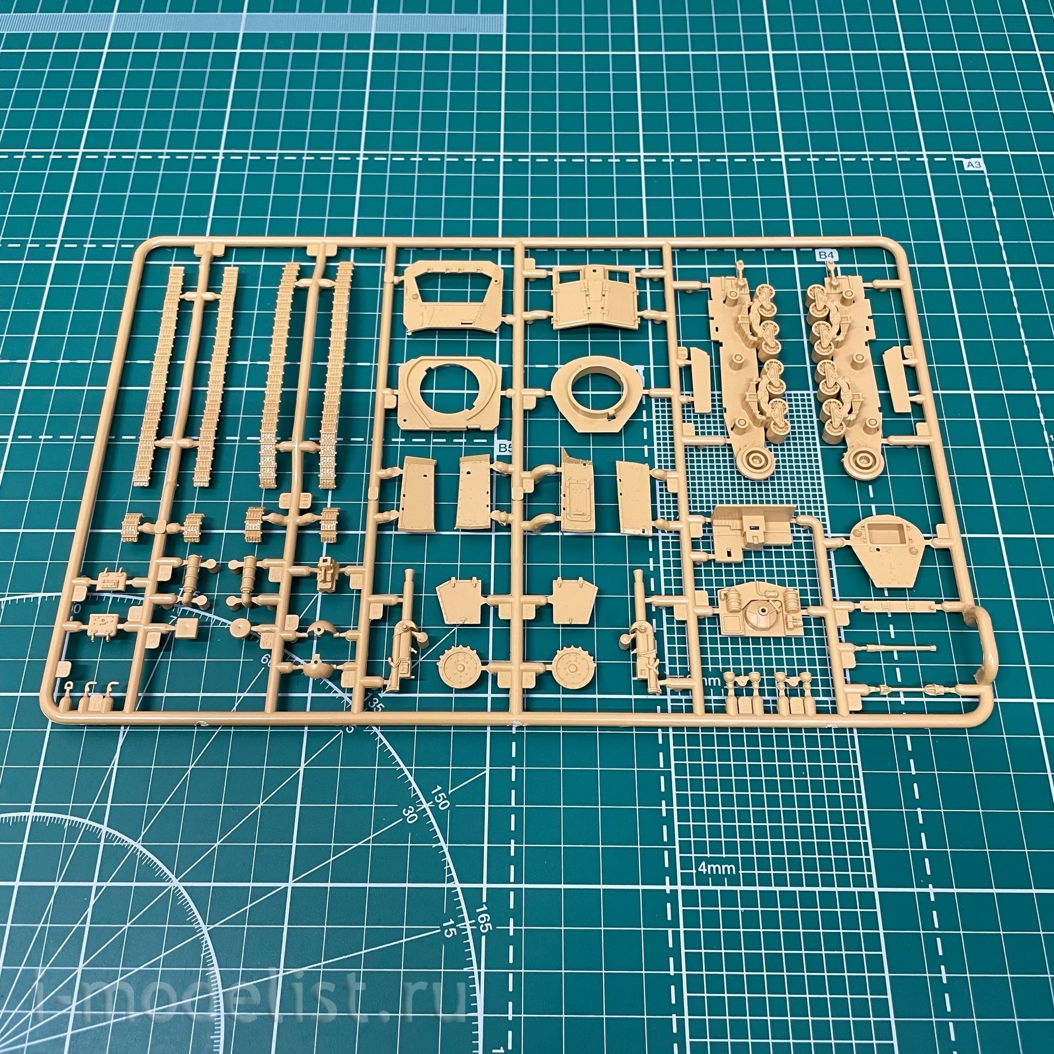 15768 Italeri 1/56 Italian tanks-Semoventi M13/40 - M14/41 - M40 - M41