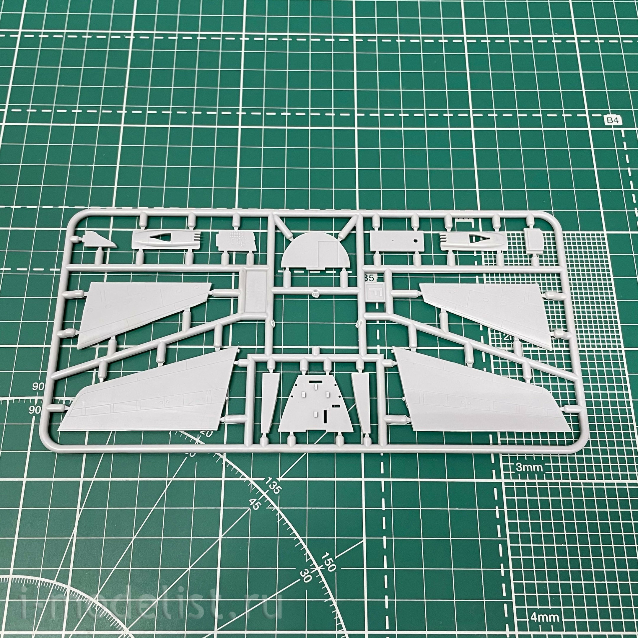 144146-2 Orient Express 1/144 Airliner A300B4 QANTAS