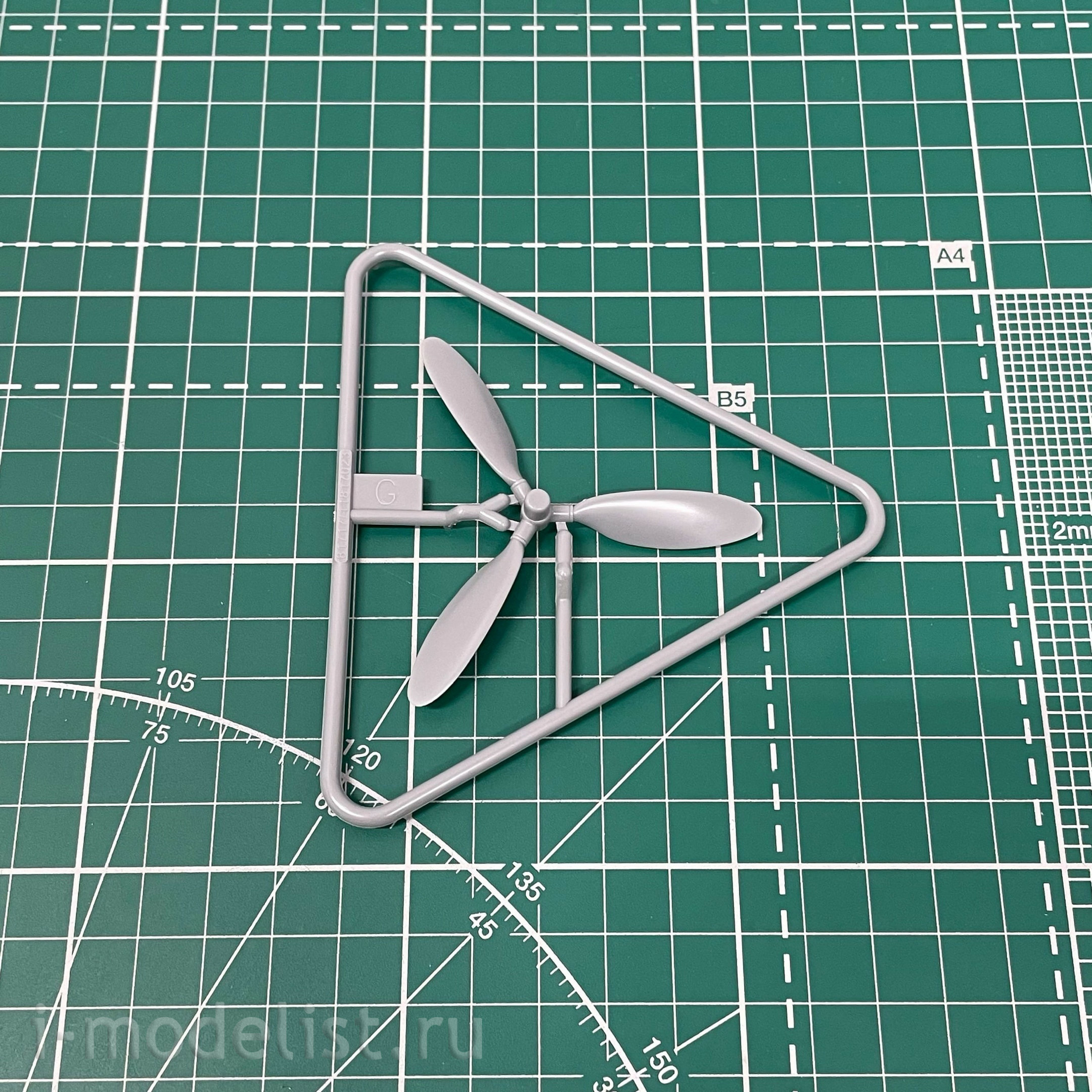 81718 HobbyBoss 1/48 Focke-Wulf Fw 190D-11 Aircraft