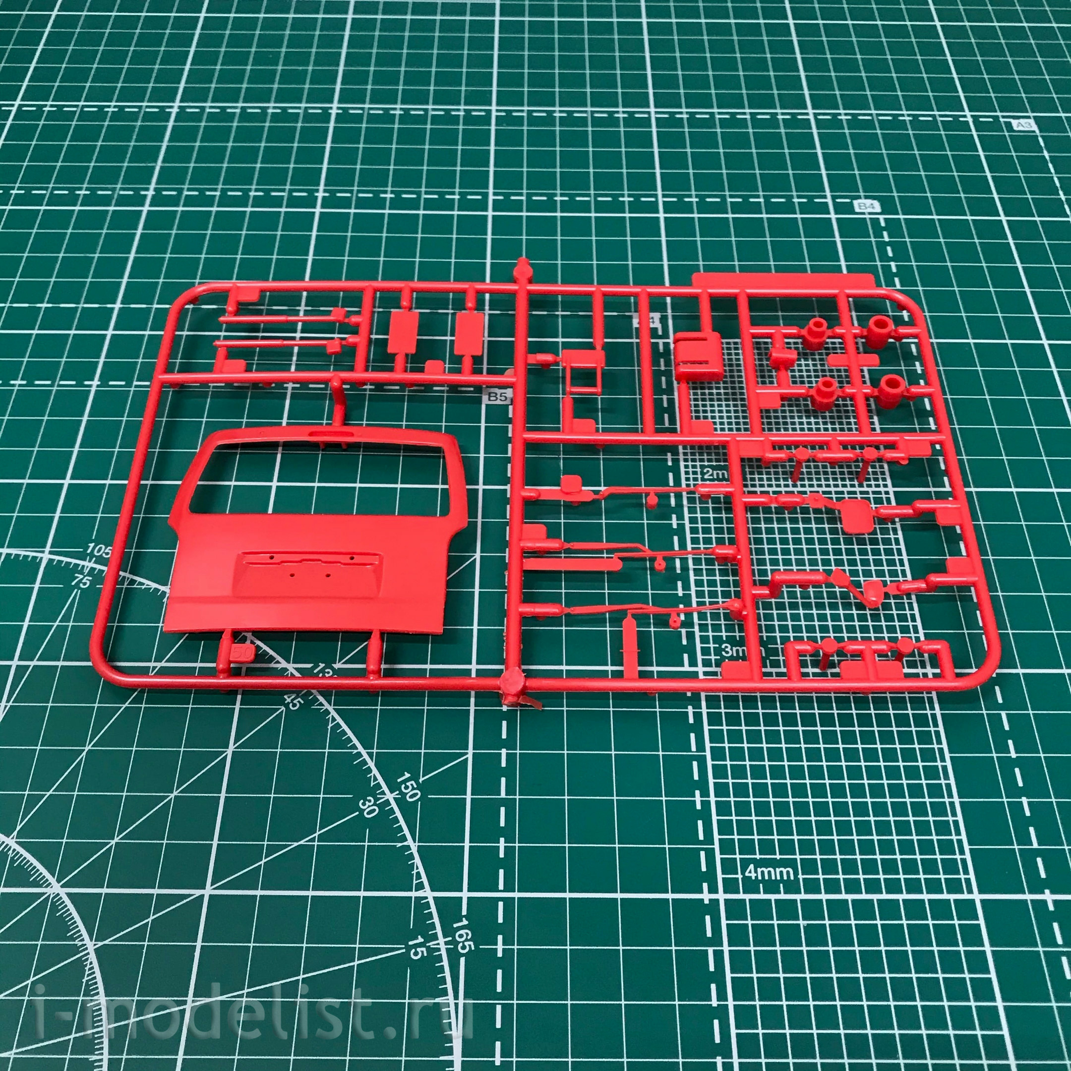 05816 Aoshima 1/24 Toyota HiAce TRH200V '10