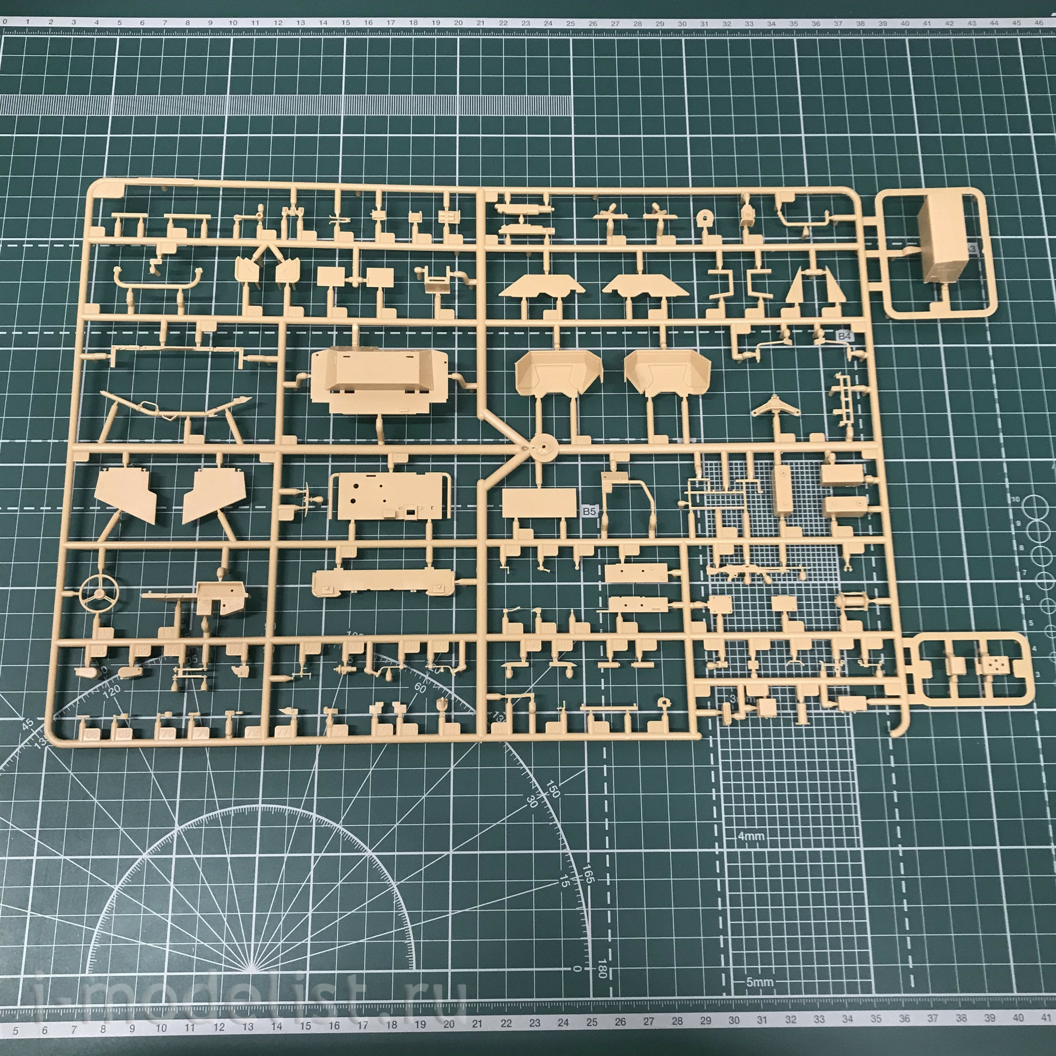 84520 HobbyBoss 1/35 Jackal 1 High Mobility Weapon Platform