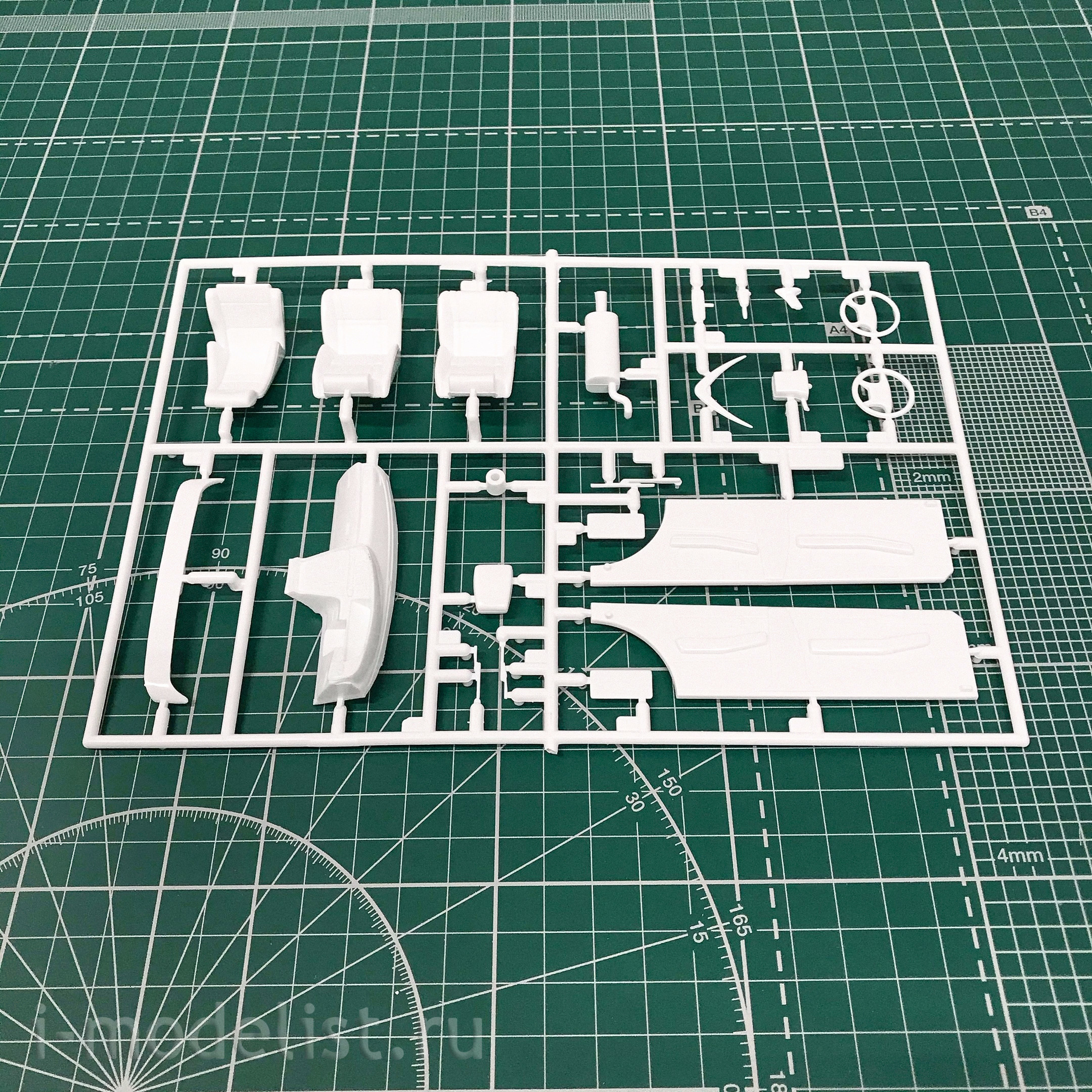 05925 Aoshima 1/24 Toyota Cresta JZX81 2.5 Super Lucent G '90