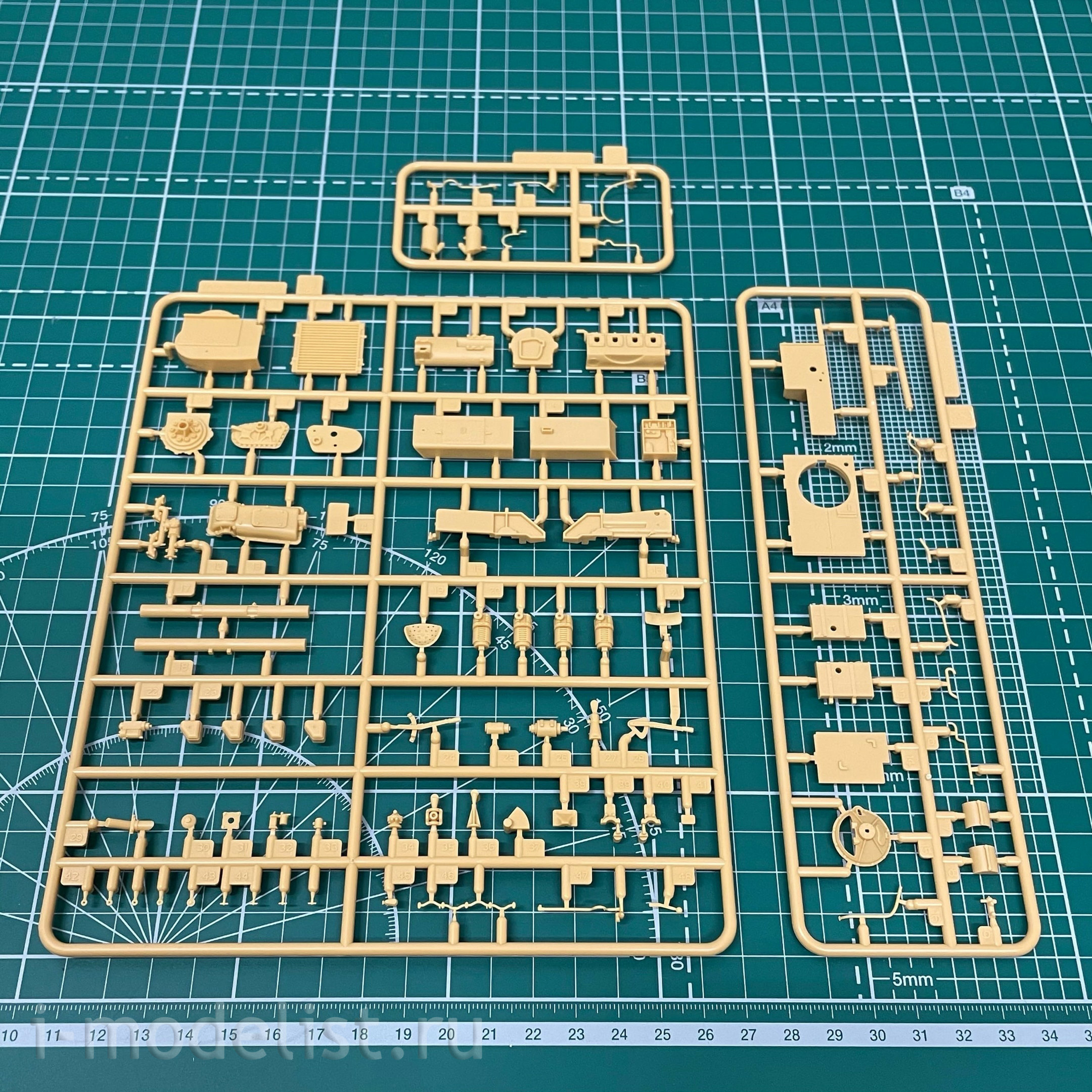 CV35A008 Combat Armor Models 1/35 Vickers 6-Ton Light Tank (Early Production Finland-VAE546)
