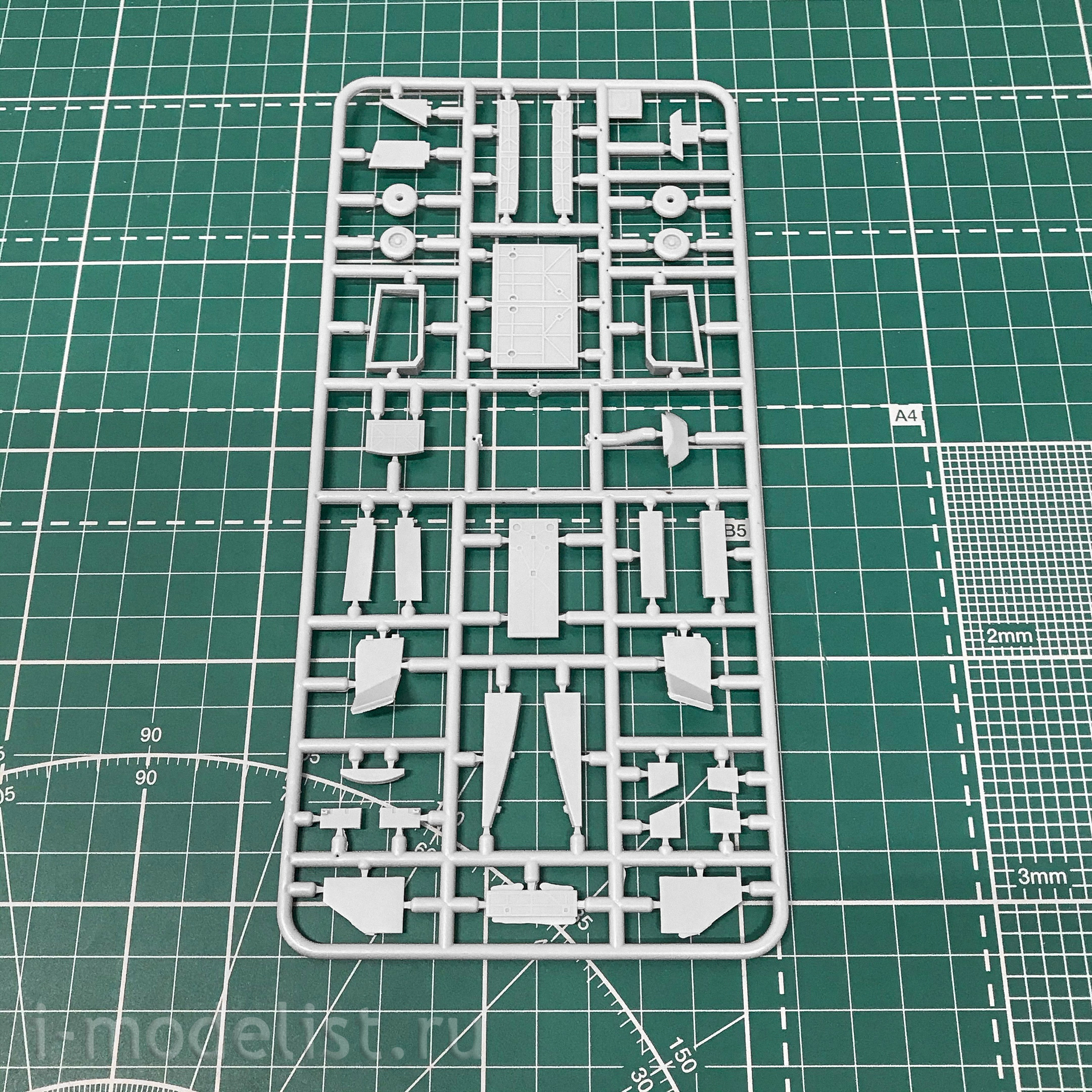 144153-1 Eastern Express 1/144 airliner 747SP 