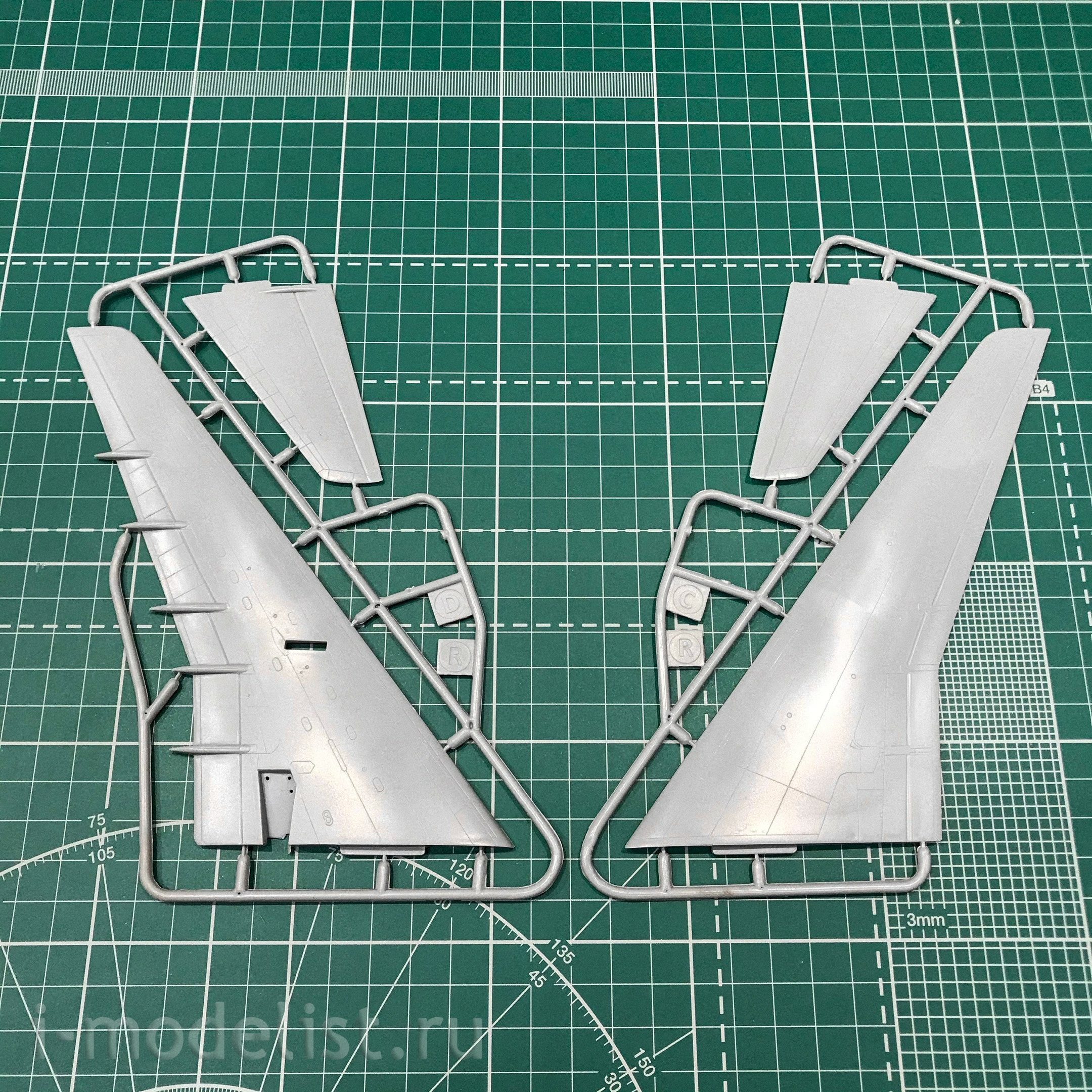 144114-1 Orient Express 1/144 Airliner L-1011-500 Tristar LTU