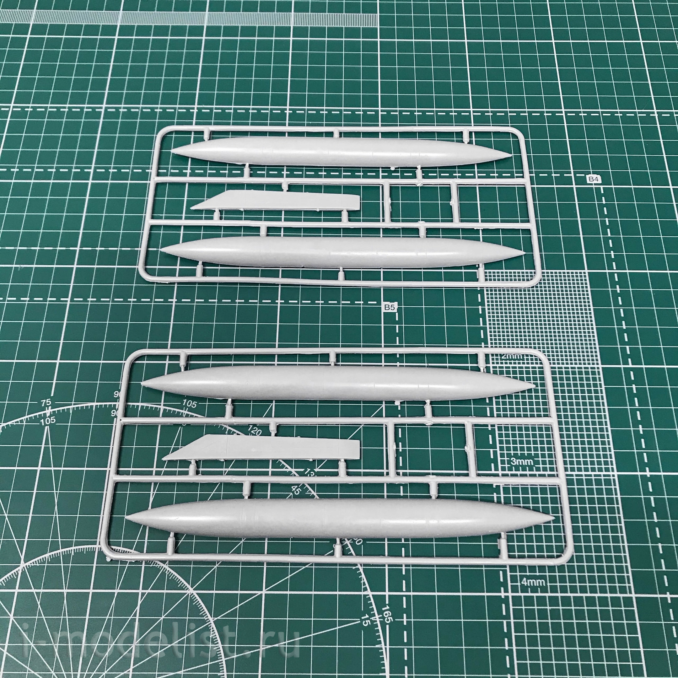 72001 Amodel 1/72 Aircraft T-4 
