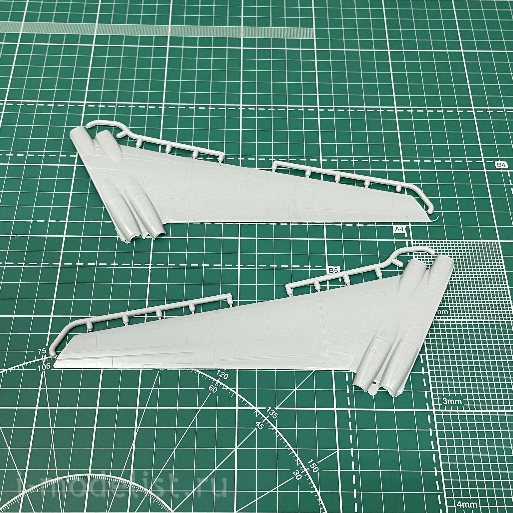 144-033 Microcosm 1/144 Myasishchev 3MD Strategic Bomber (NATO Bison-C)
