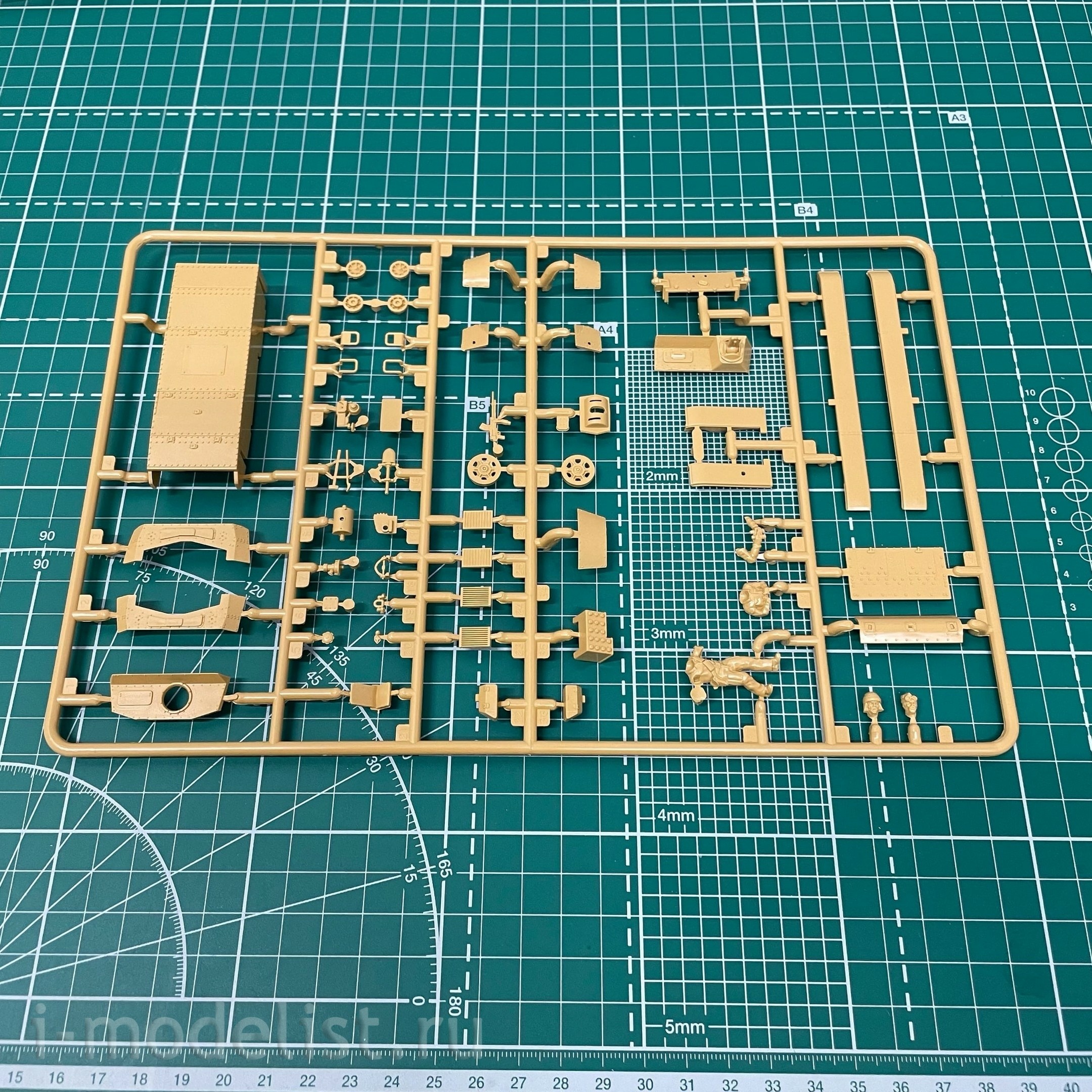15768 Italeri 1/56 Italian tanks-Semoventi M13/40 - M14/41 - M40 - M41