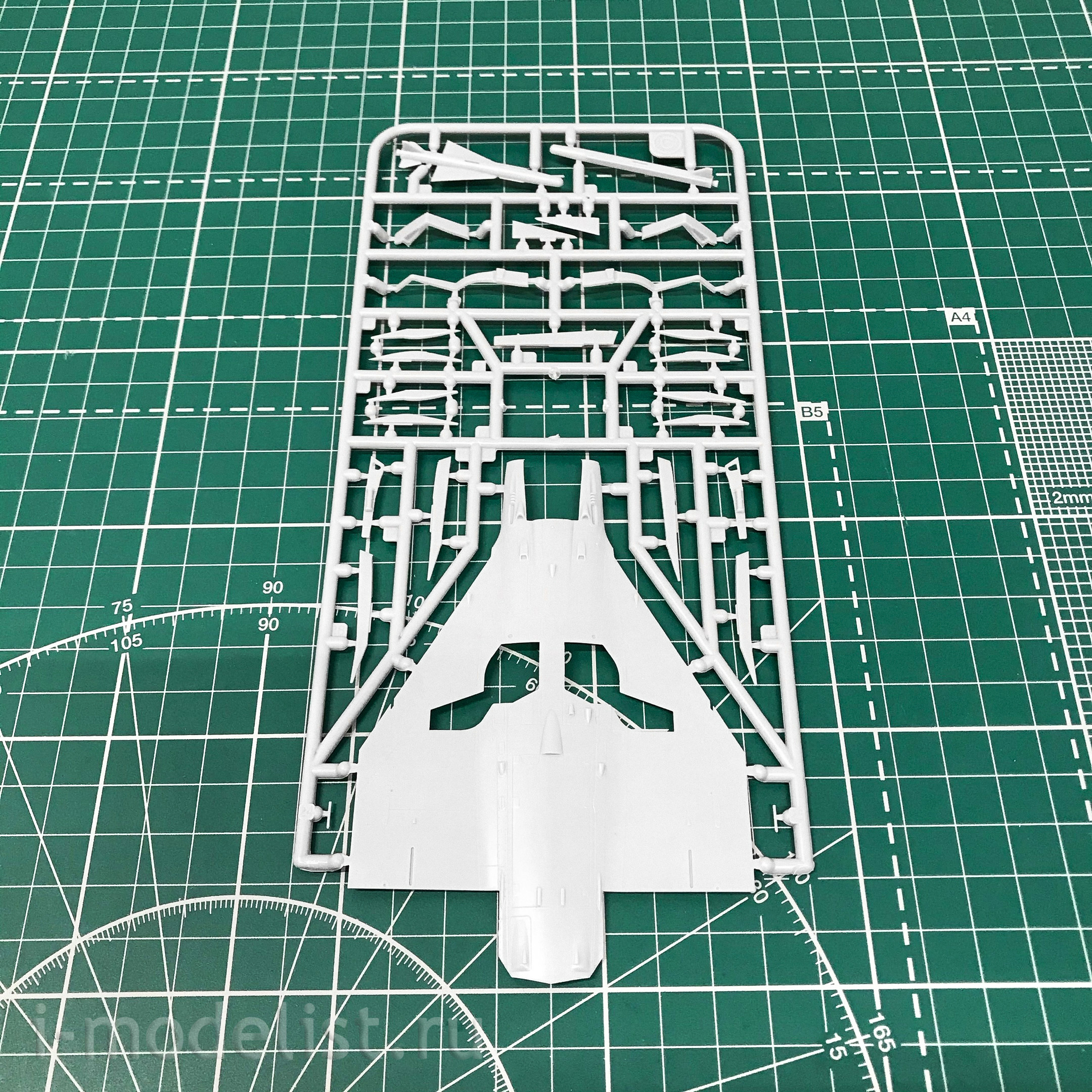 72063 ModelSvit 1/72 Mirage III EA/EBR Aircraft