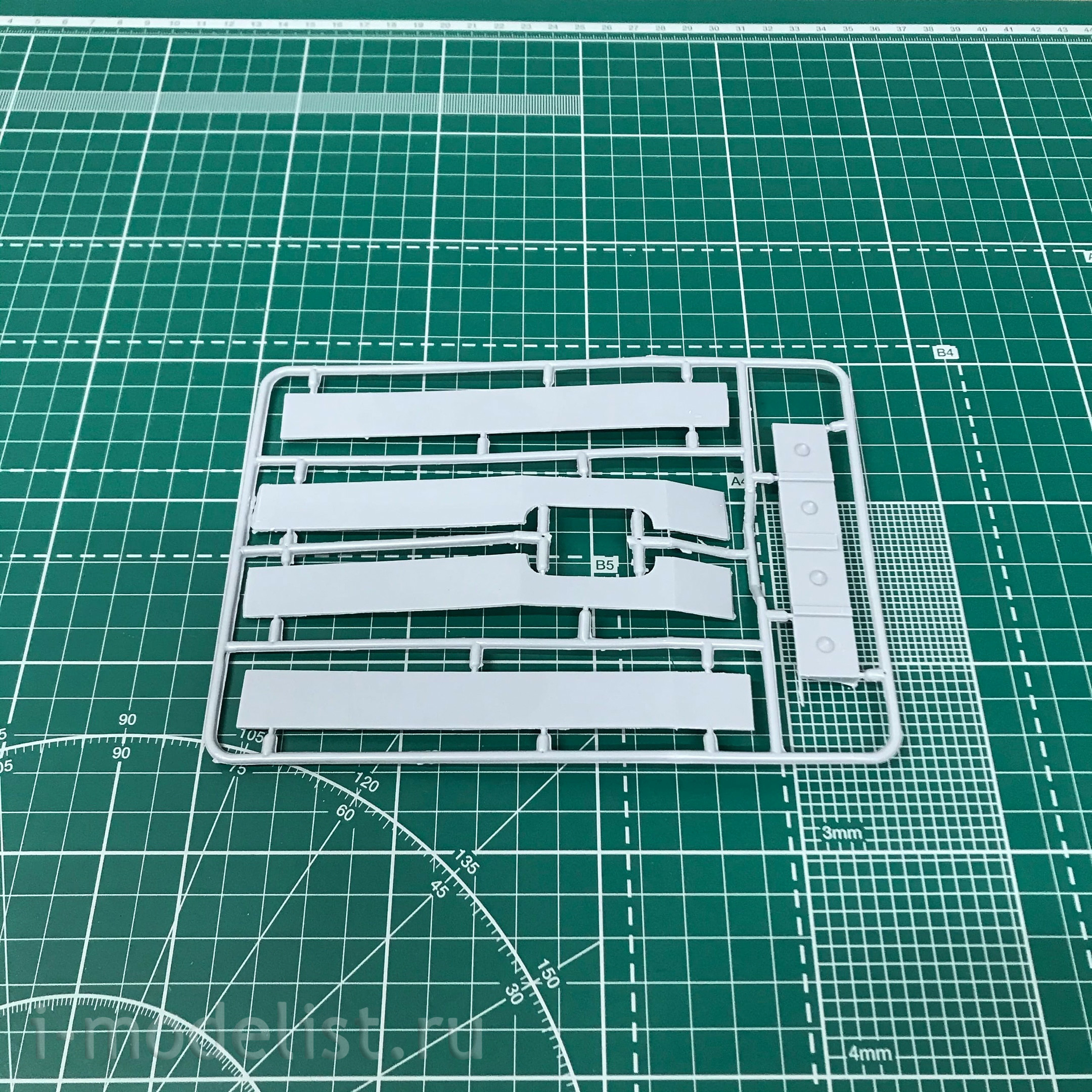 72001 Amodel 1/72 Aircraft T-4 