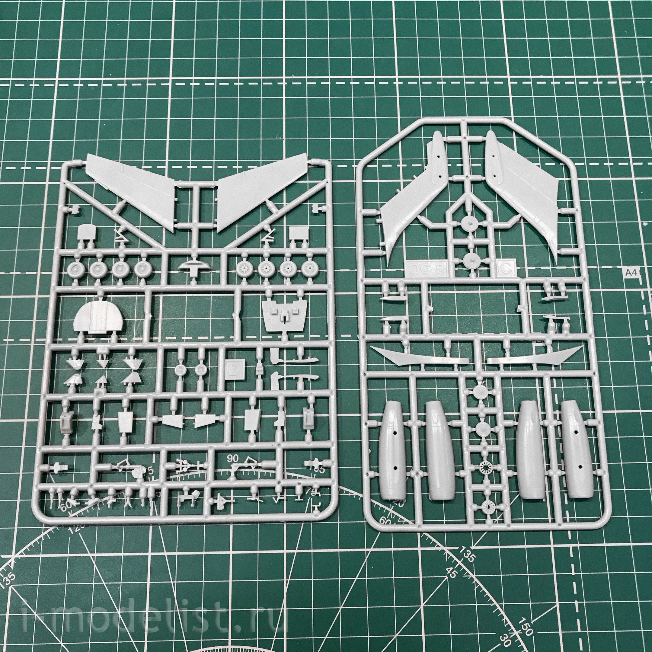 144119-3 Orient Express 1/144 Airliner DC-9-30 Swissar