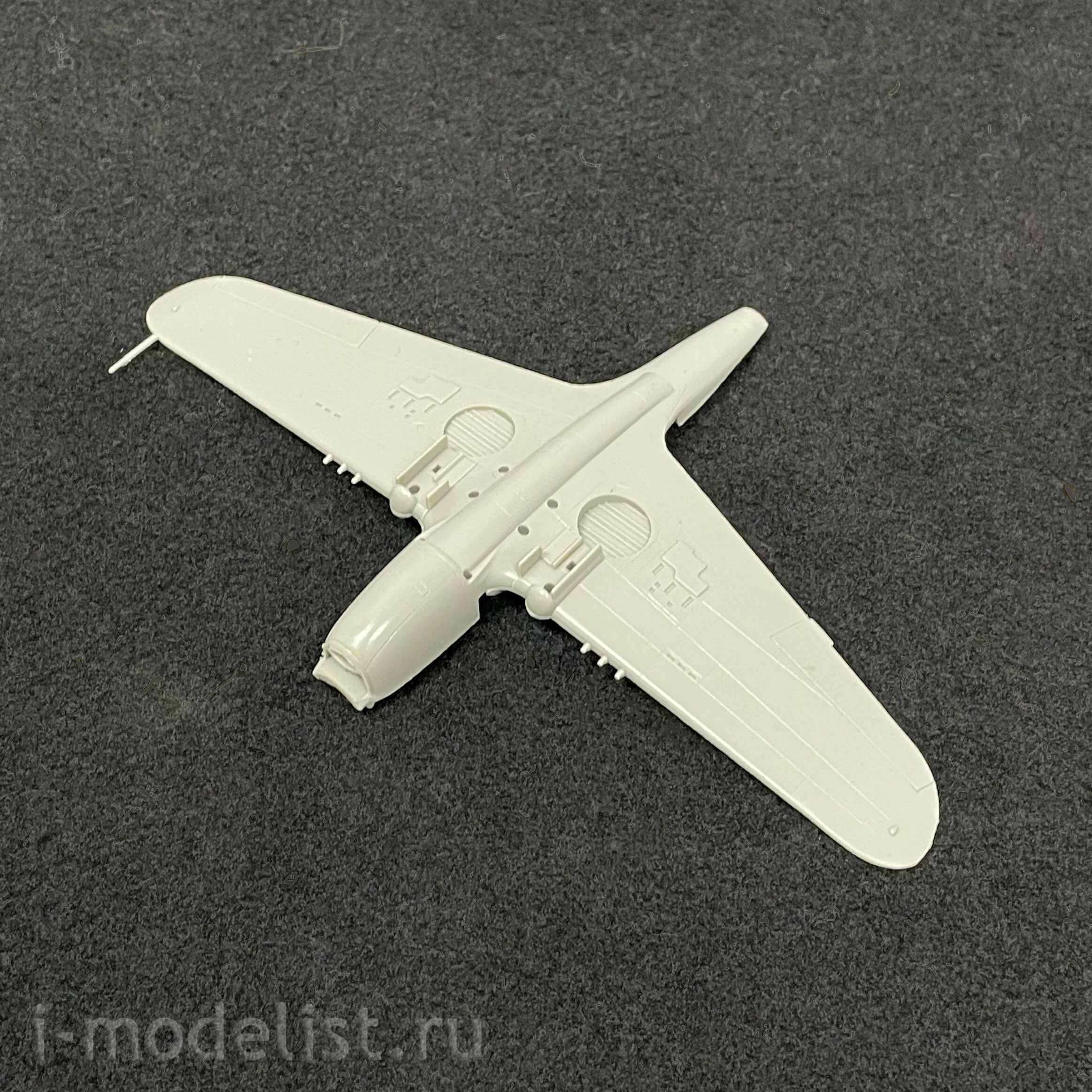 80250 HobbyBoss 1/72 Fighter P-40E “Kitty hawk”