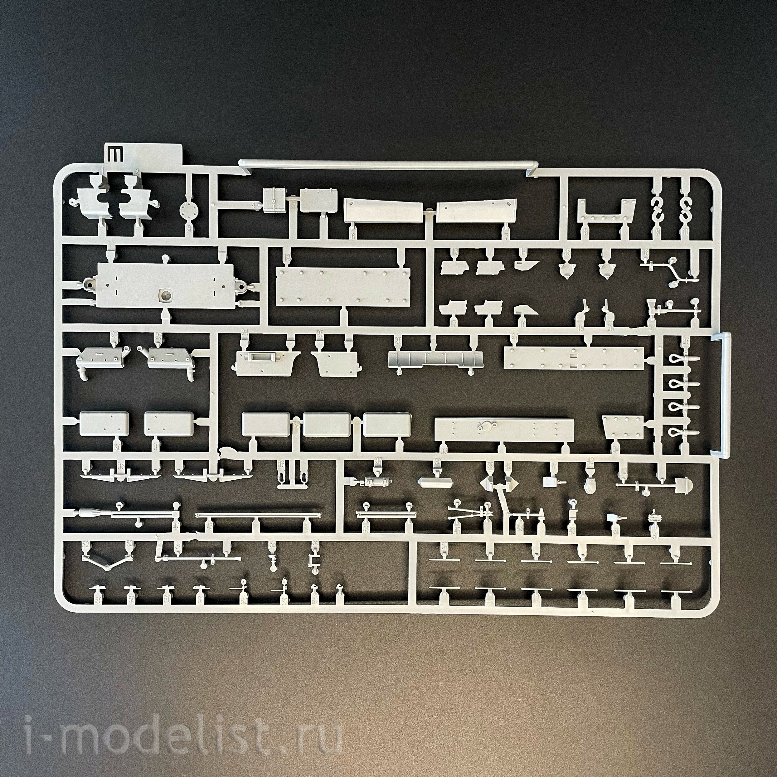8017 Takom 1/35 Notмецкая САУ StuH 42 & StuG III Ausf. G (средний), 2 в 1