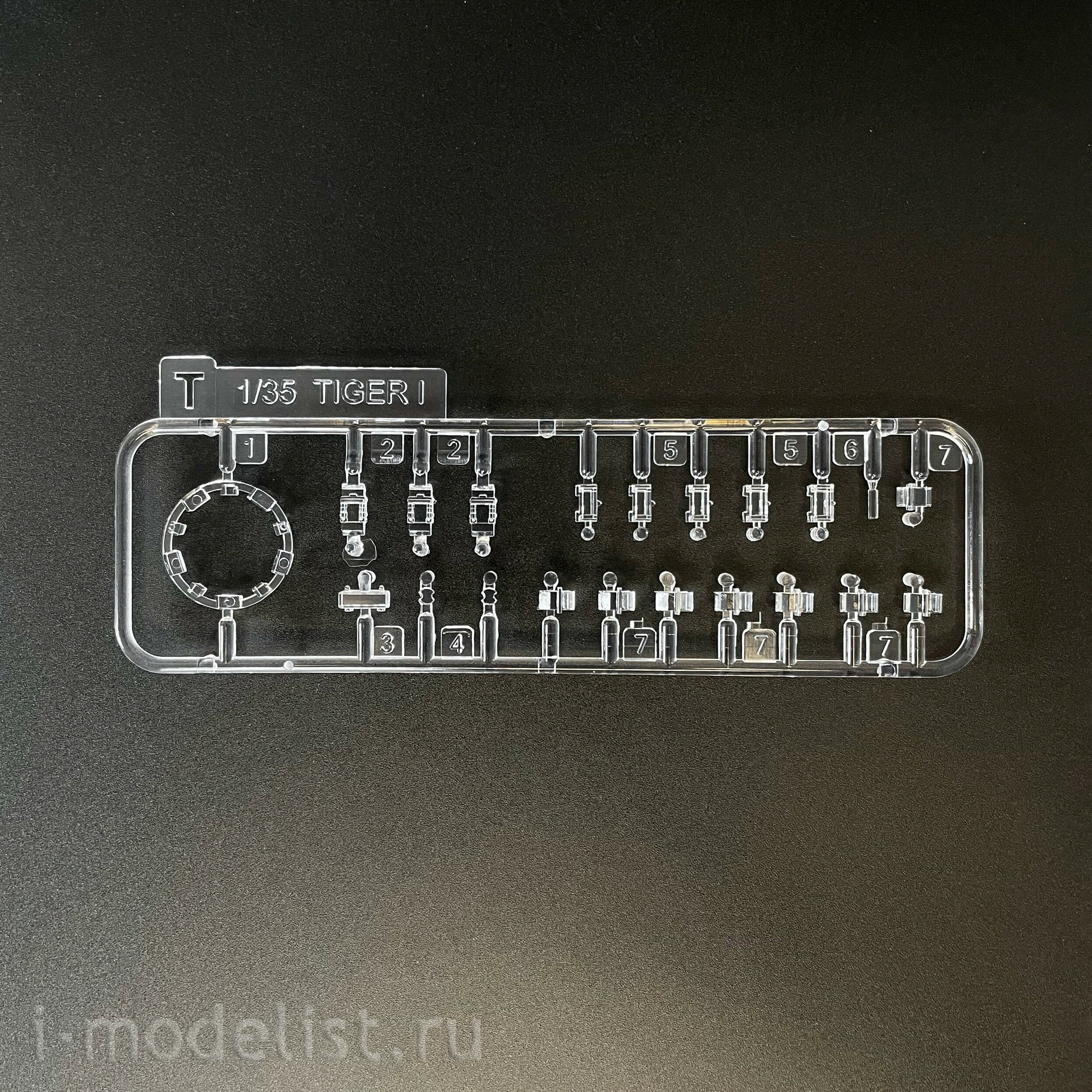 RM-5101 Rye Field Model 1/35 Notмецкий танк Tiger I (поздний) 