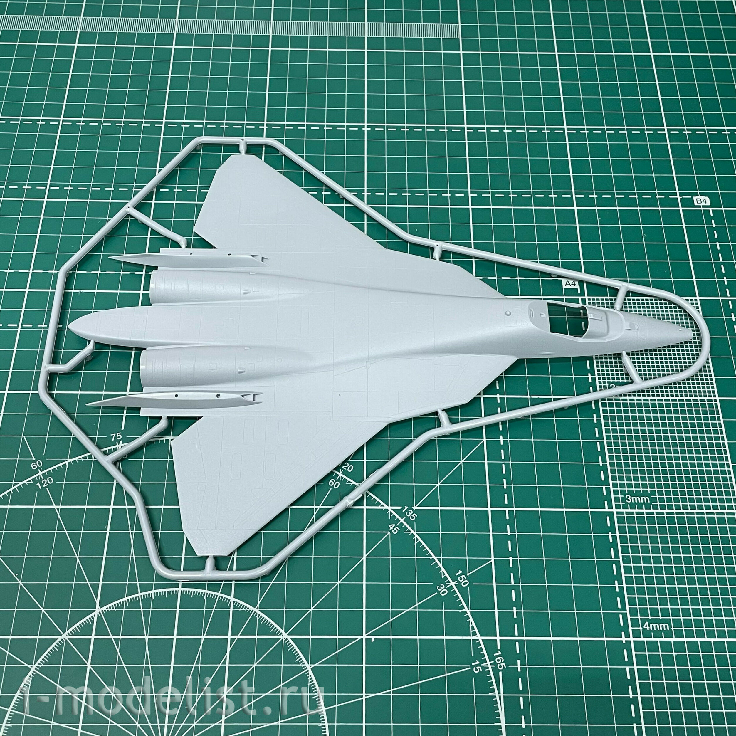 7275ПН Zvezda 1/72 Подарочный набор: Российский истребитель пятого поколения Су-50 (Т-50)