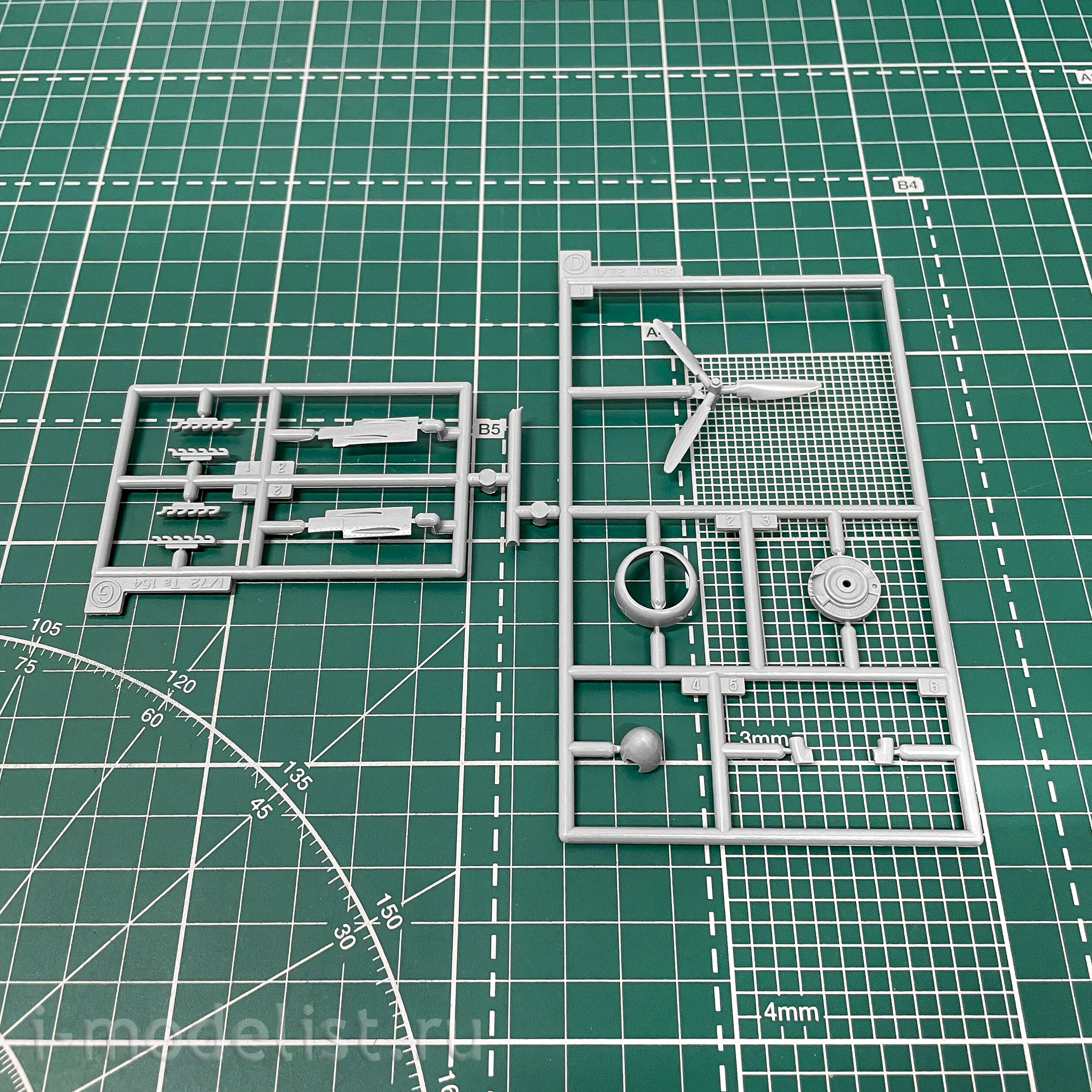 02193 Hasegawa 1/72 Aircraft Ta.154 A-1 and Fw-190A-8