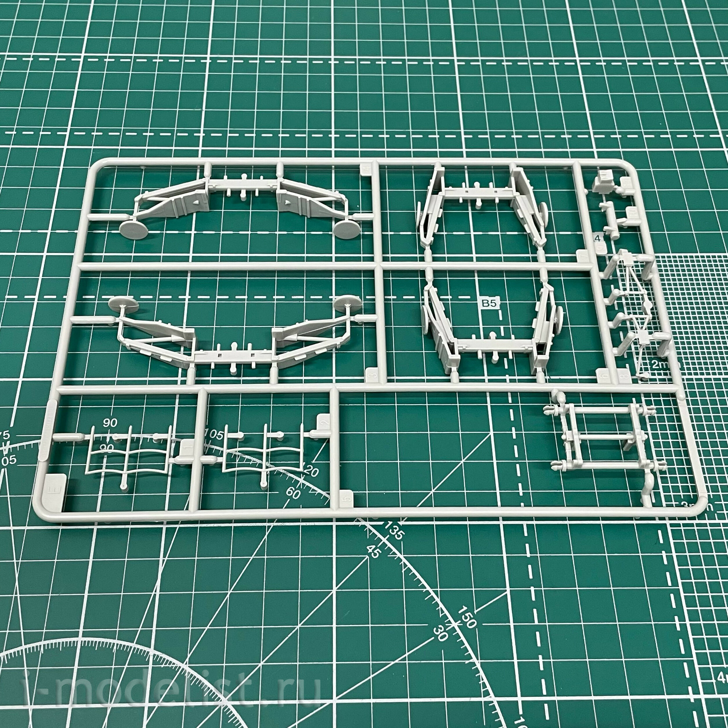 07158 Trumpeter 1/72 M983 HEMTT and M901 Launching Station with MIM-104 Patriot