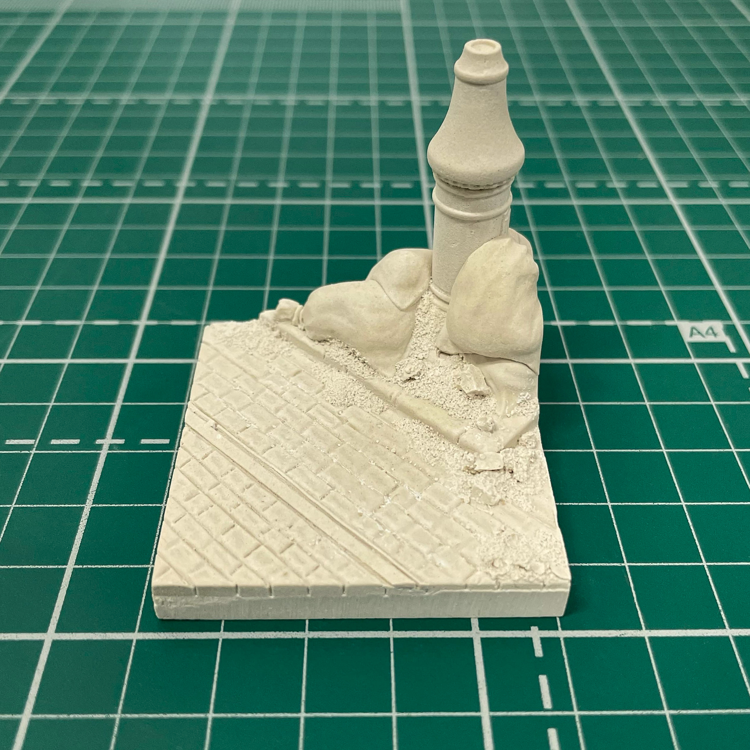 P20 artbaza 1/35 Fragment of a city site with a post